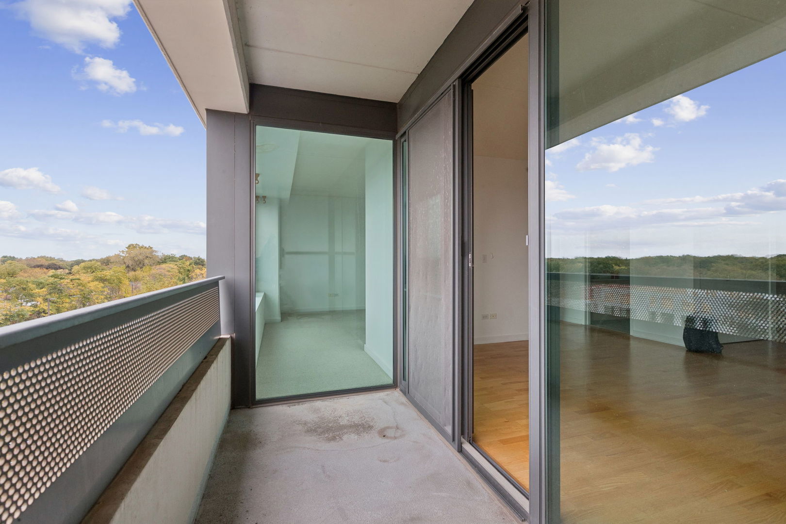 900 Chicago Avenue Unit: 616