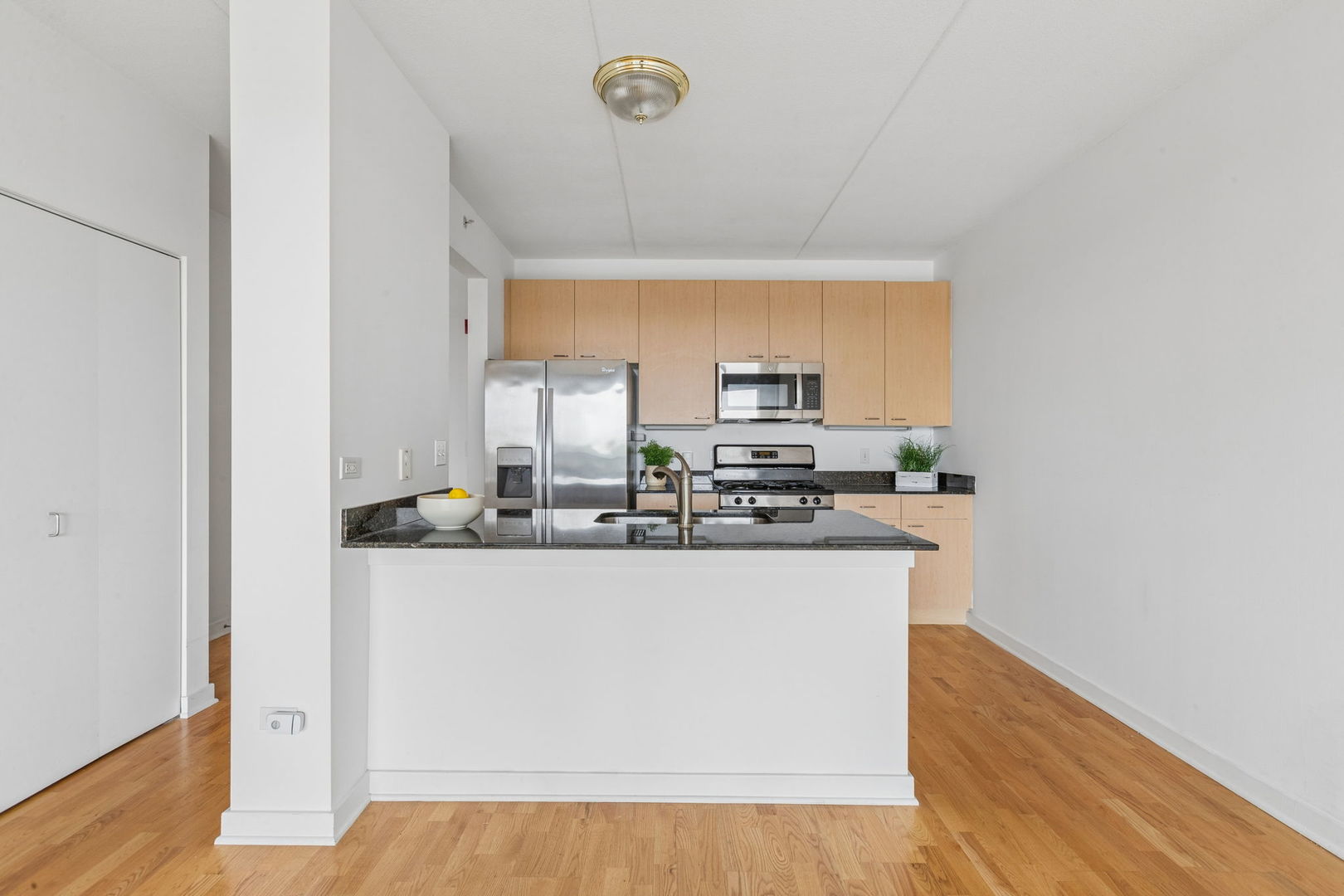900 Chicago Avenue Unit: 616