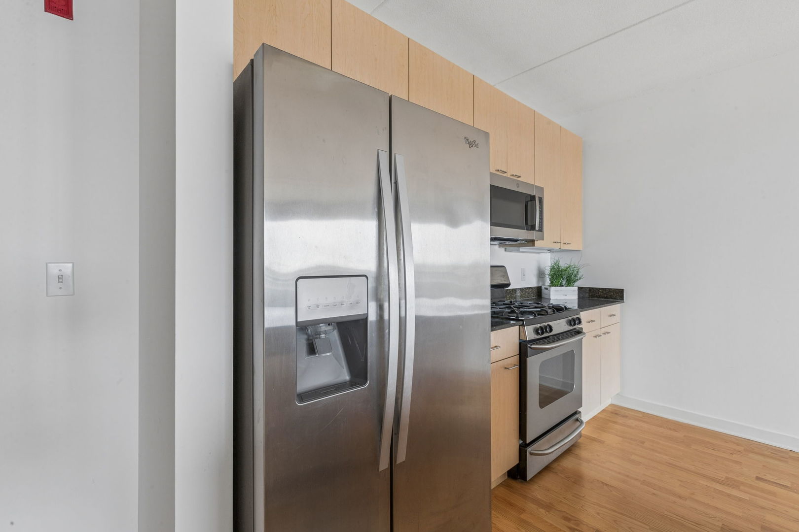 900 Chicago Avenue Unit: 616