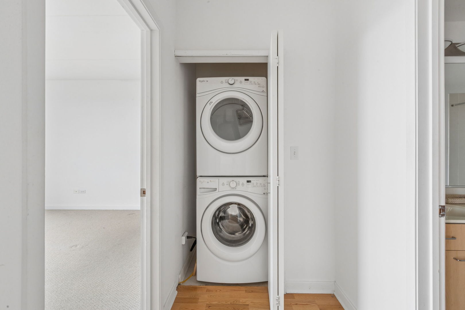 900 Chicago Avenue Unit: 616