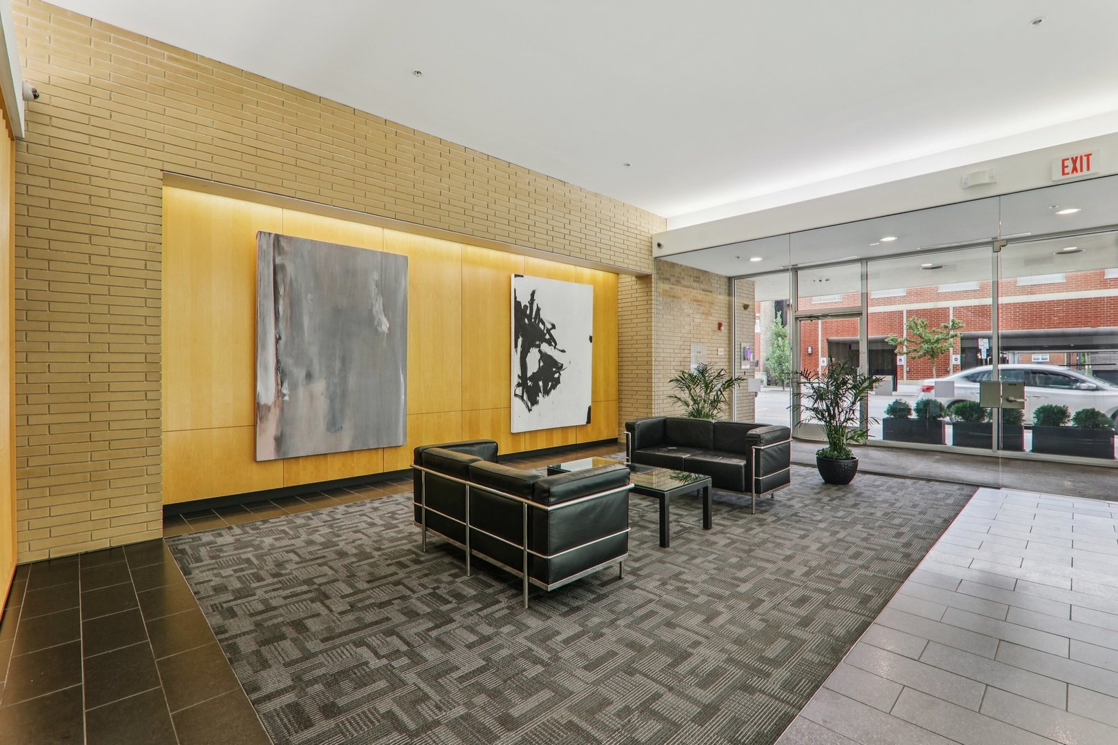 900 Chicago Avenue Unit: 616