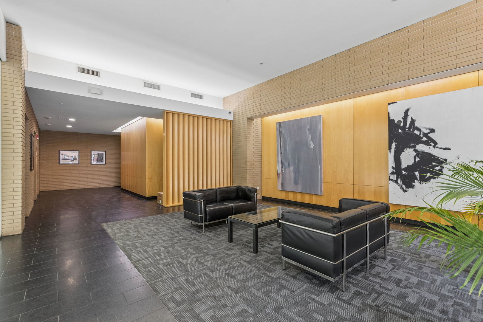 900 Chicago Avenue Unit: 616