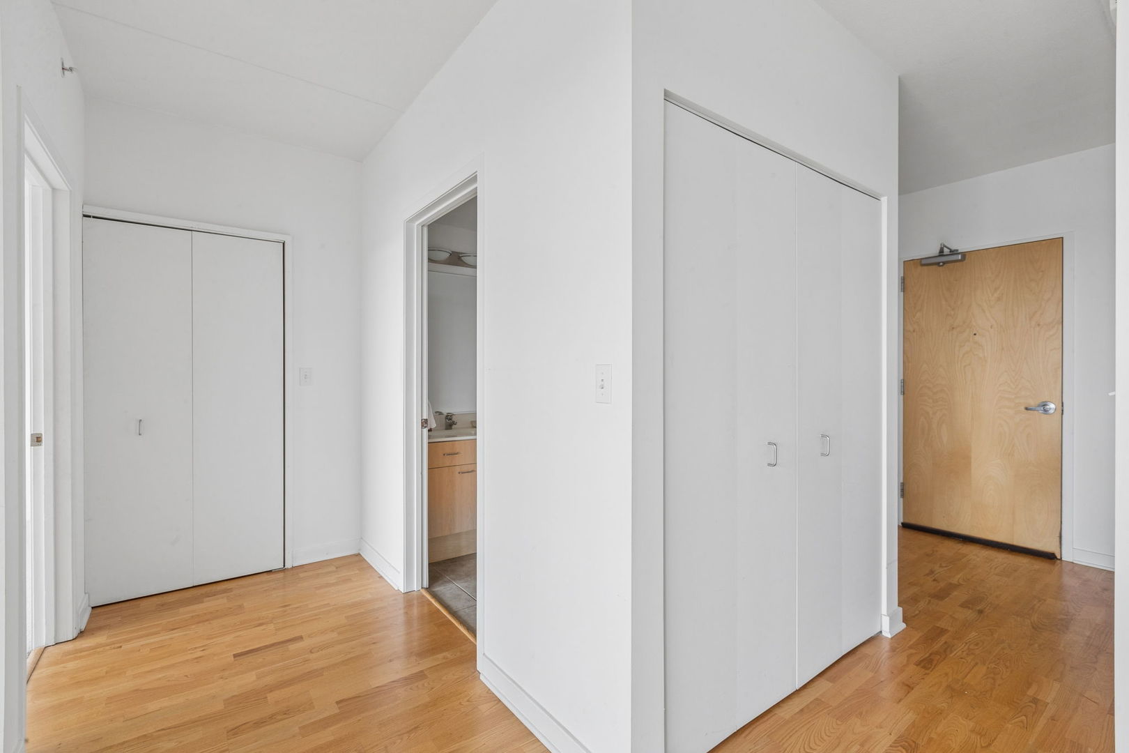 900 Chicago Avenue Unit: 616