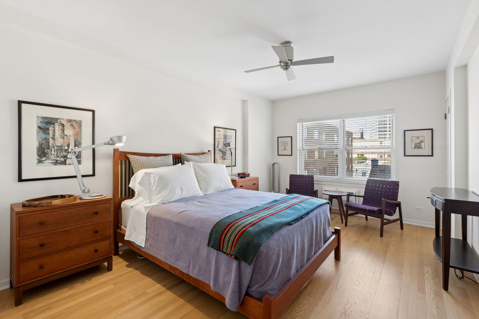 1508 Hinman Avenue Unit: 6D