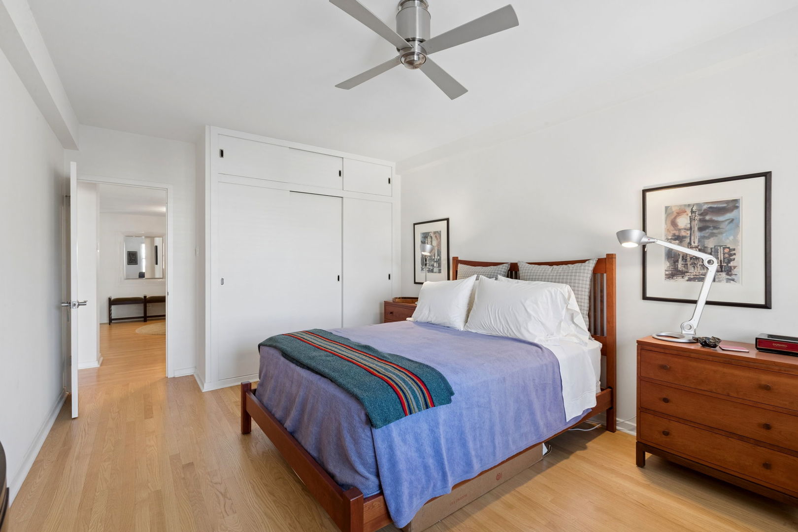 1508 Hinman Avenue Unit: 6D