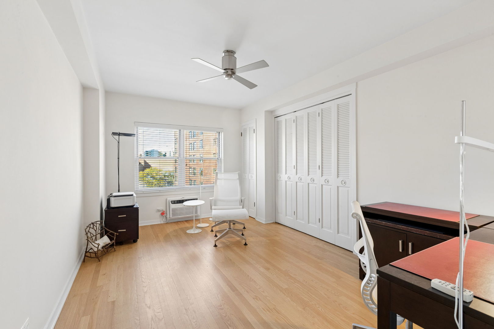 1508 Hinman Avenue Unit: 6D