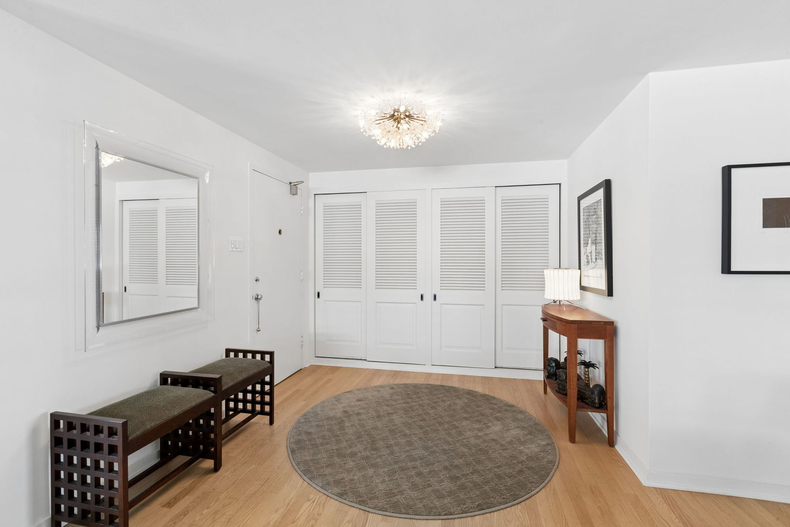1508 Hinman Avenue Unit: 6D
