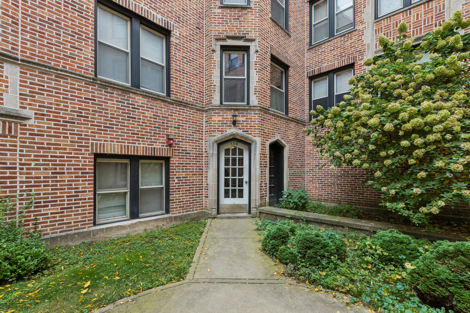 136 Clyde Avenue Unit: 2S