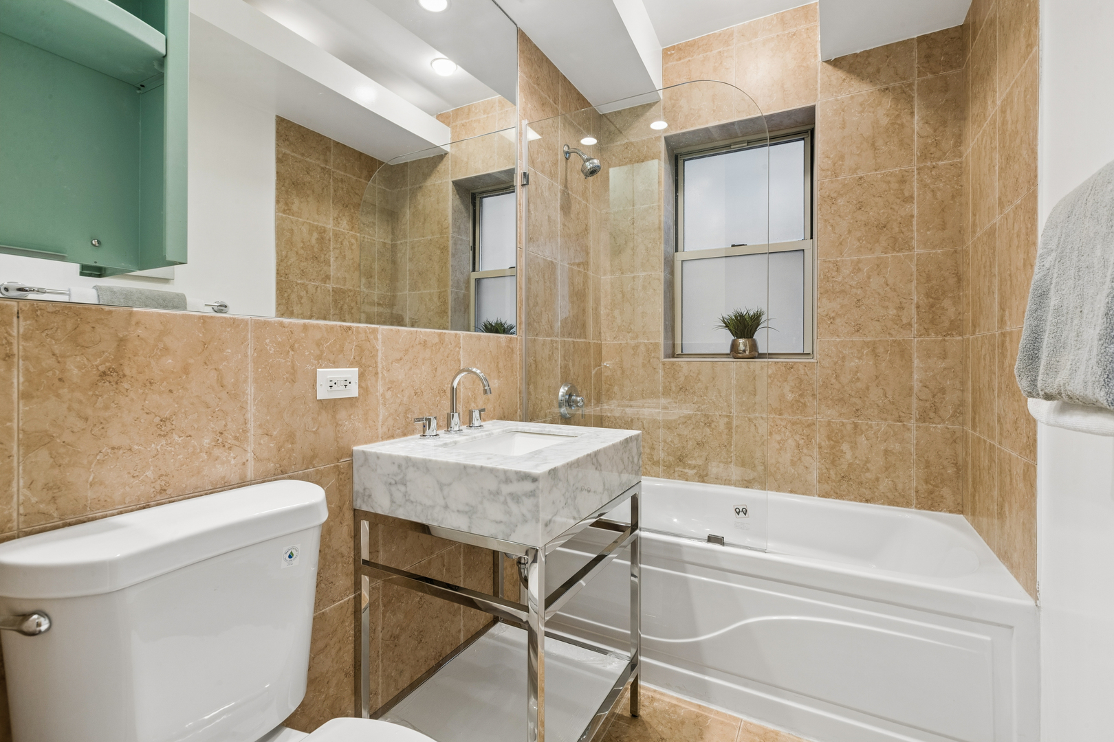 136 Clyde Avenue Unit: 2S