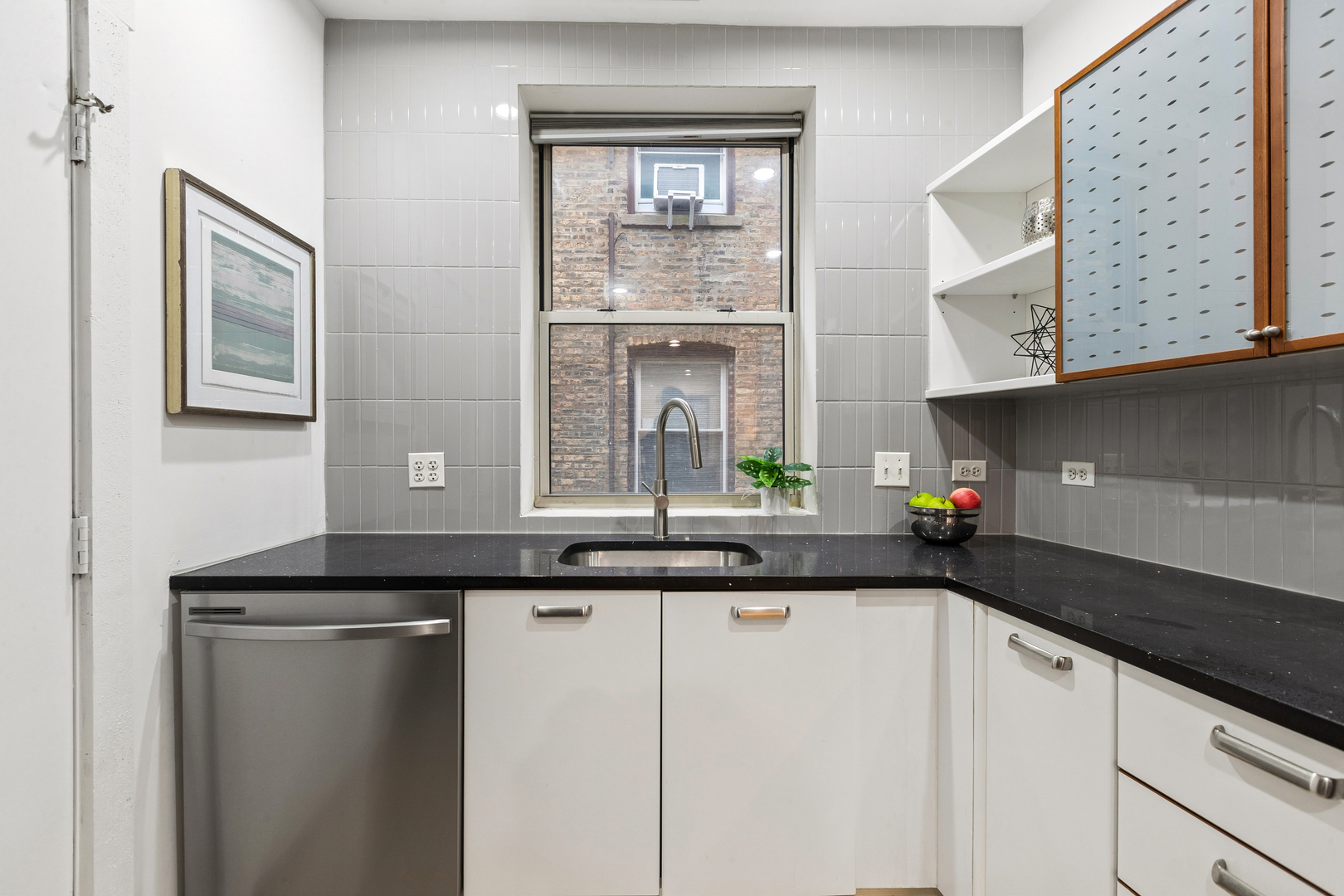 136 Clyde Avenue Unit: 2S