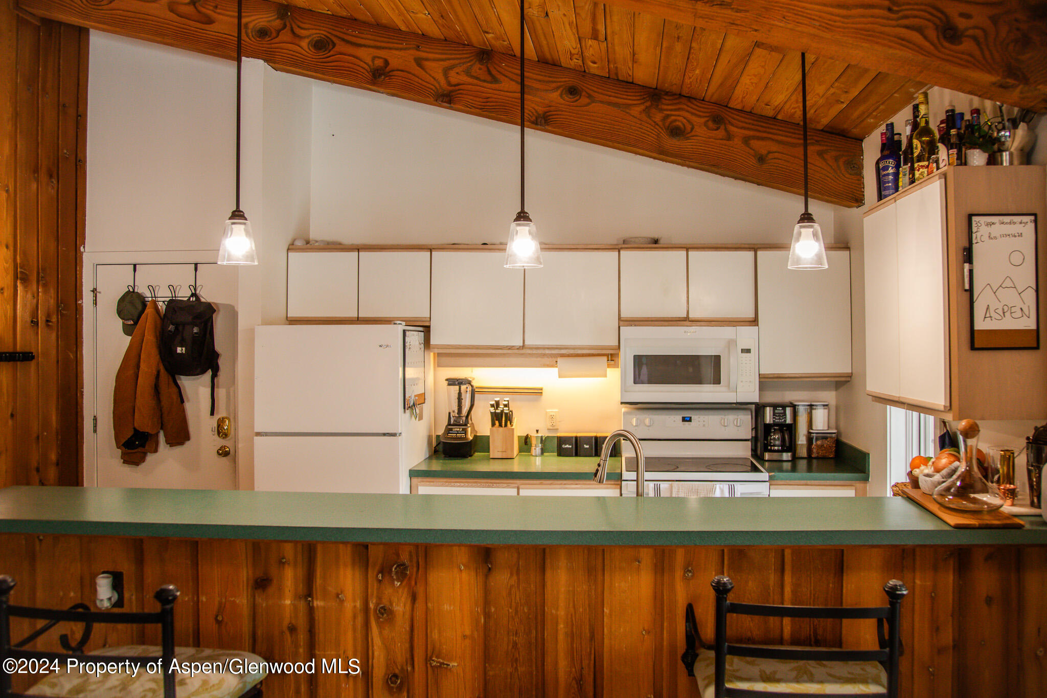 35 Upper Woodbridge Road, 1CD