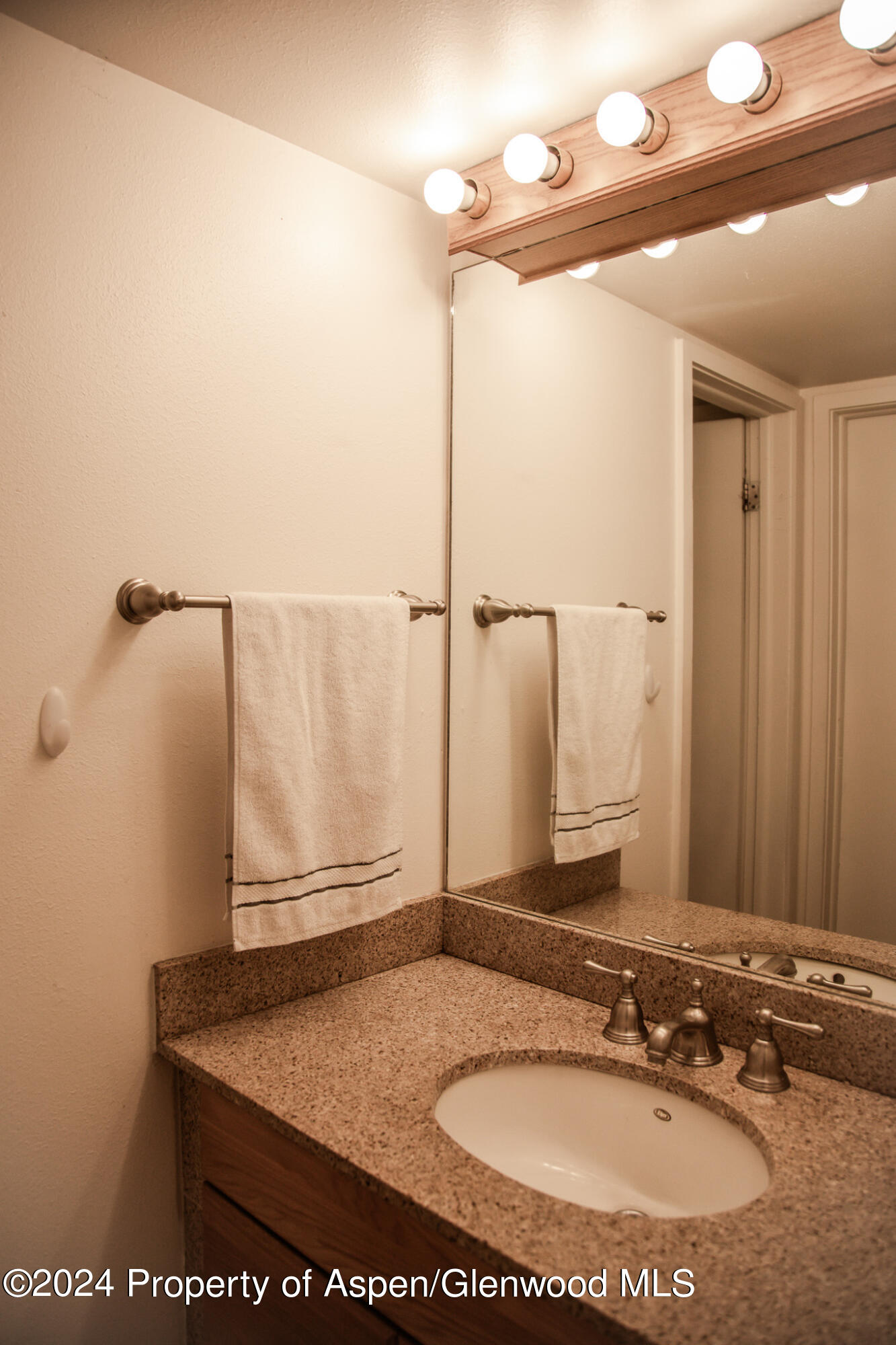 35 Upper Woodbridge Road, 1CD