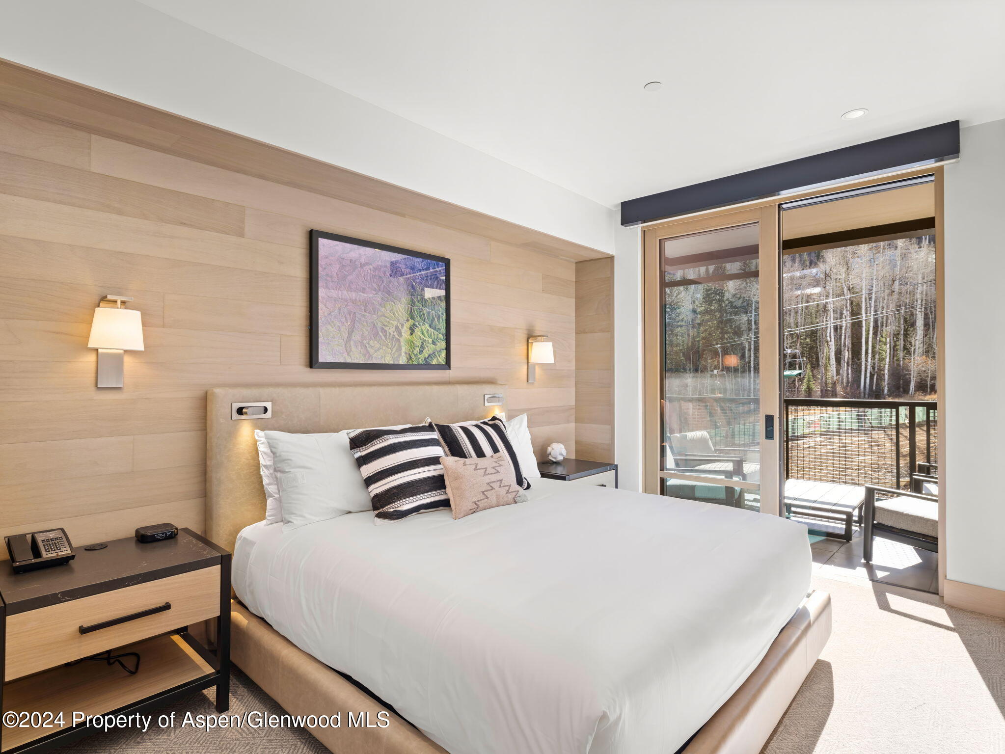 130 Wood Road, 553+555