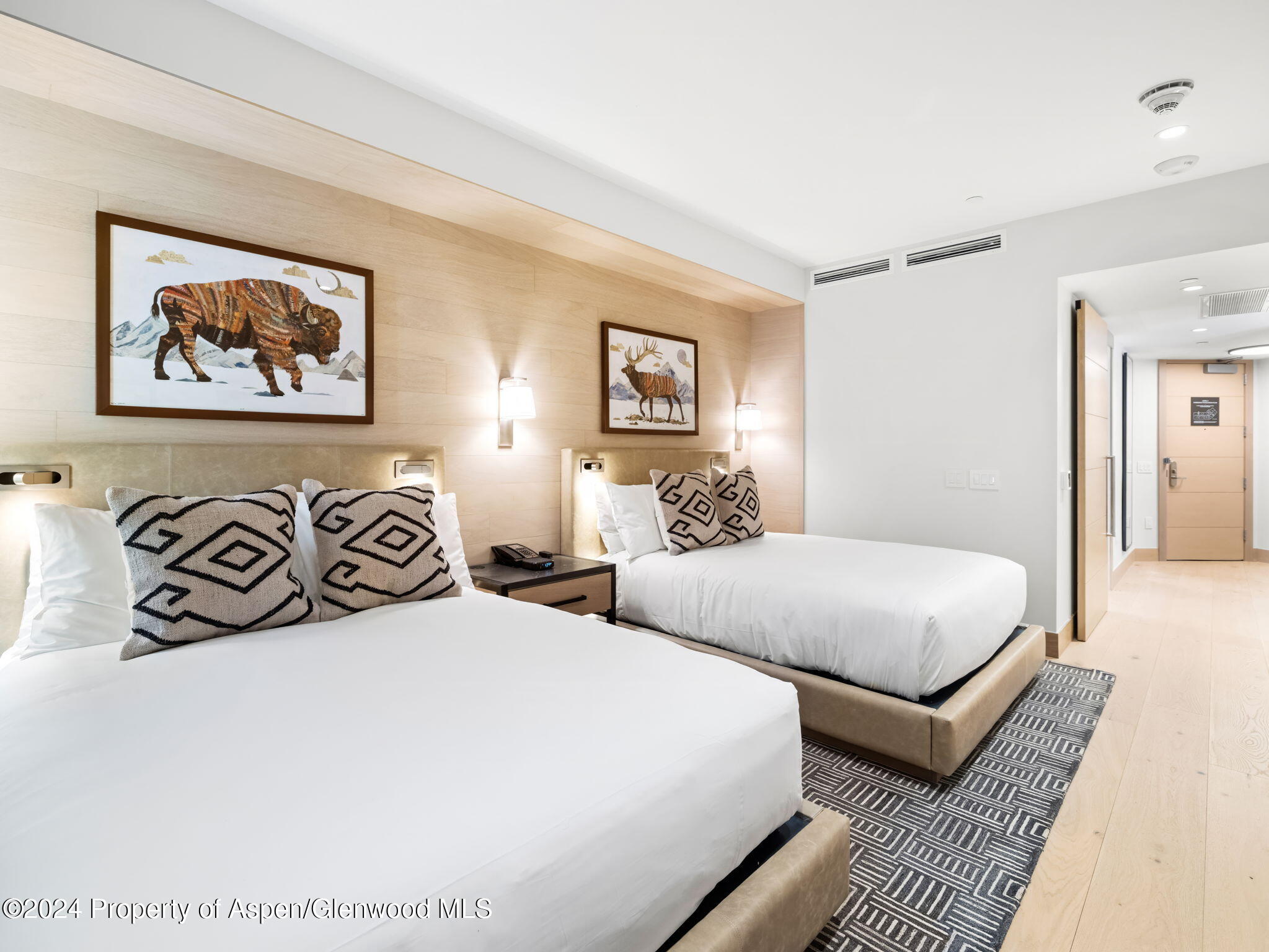 130 Wood Road, 553+555