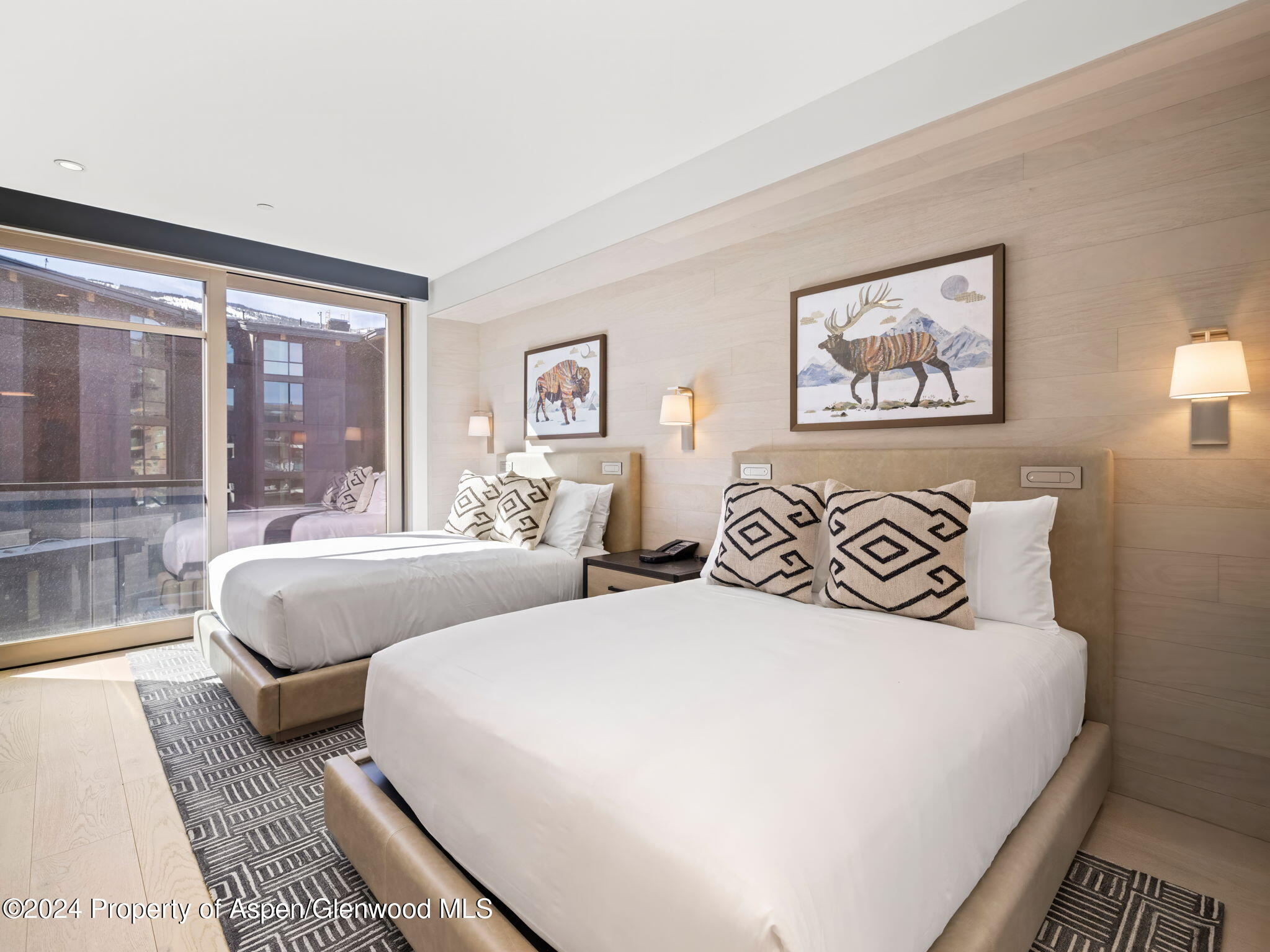 130 Wood Road, 553+555