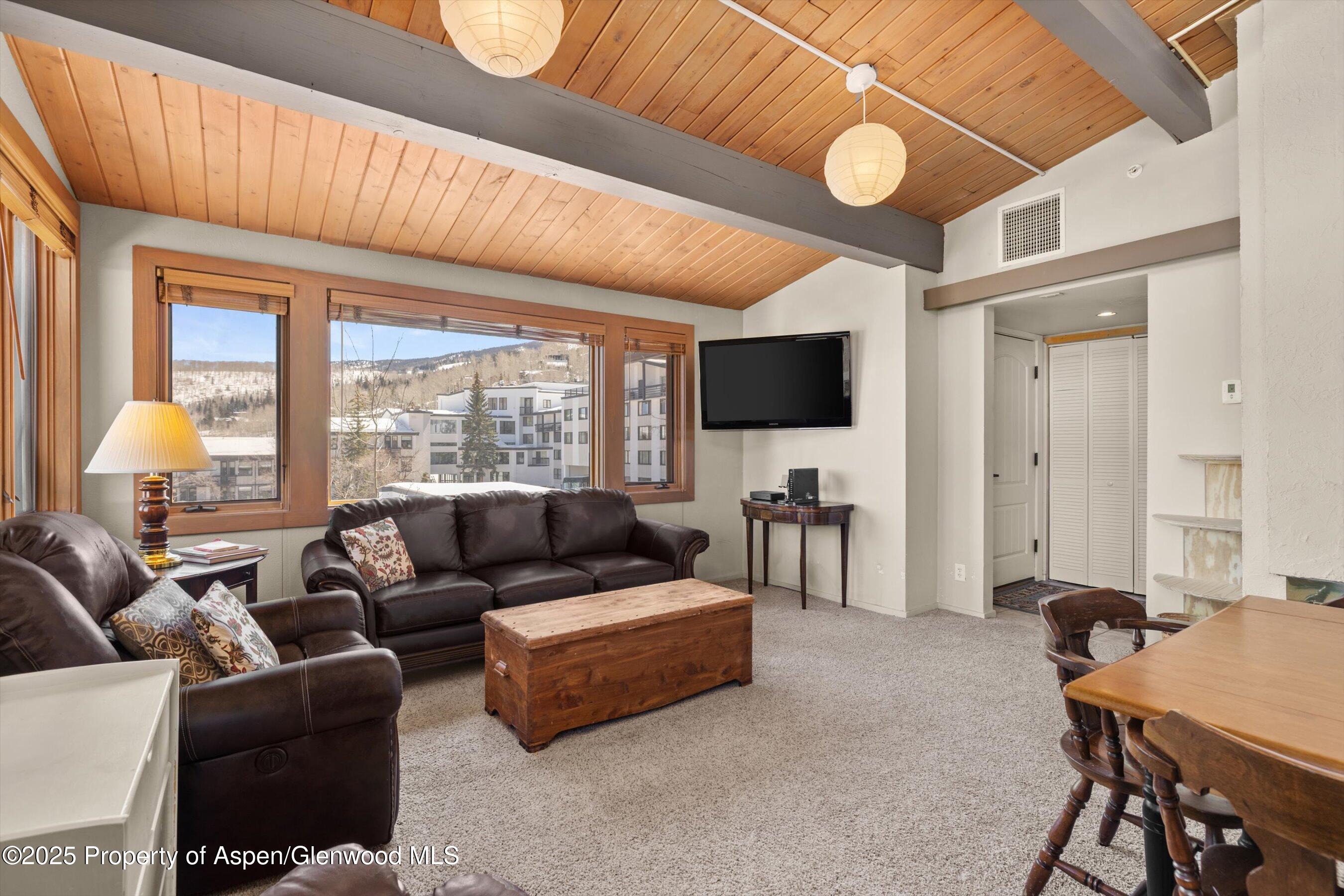 600 CARRIAGE Way, J-10