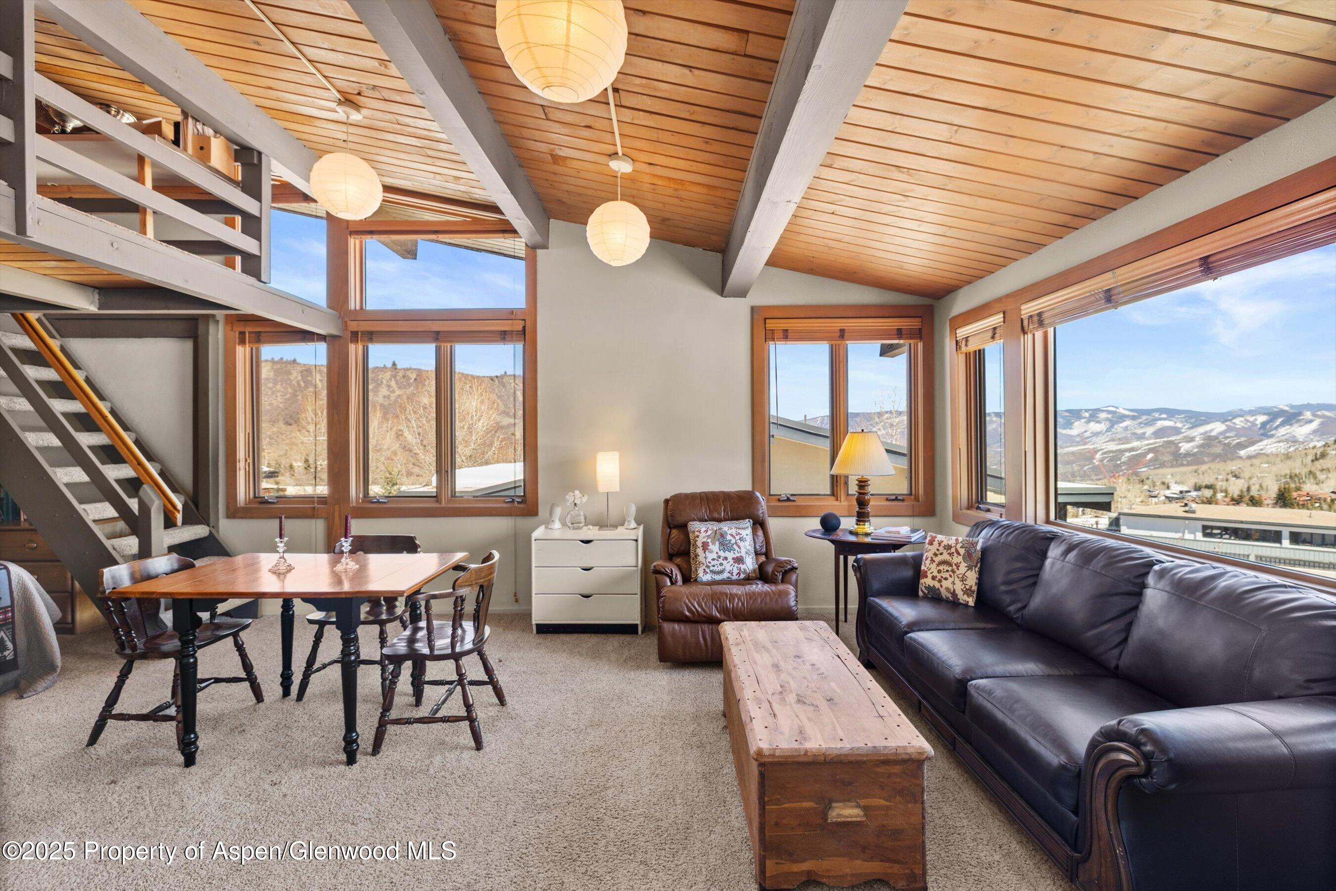 600 CARRIAGE Way, J-10