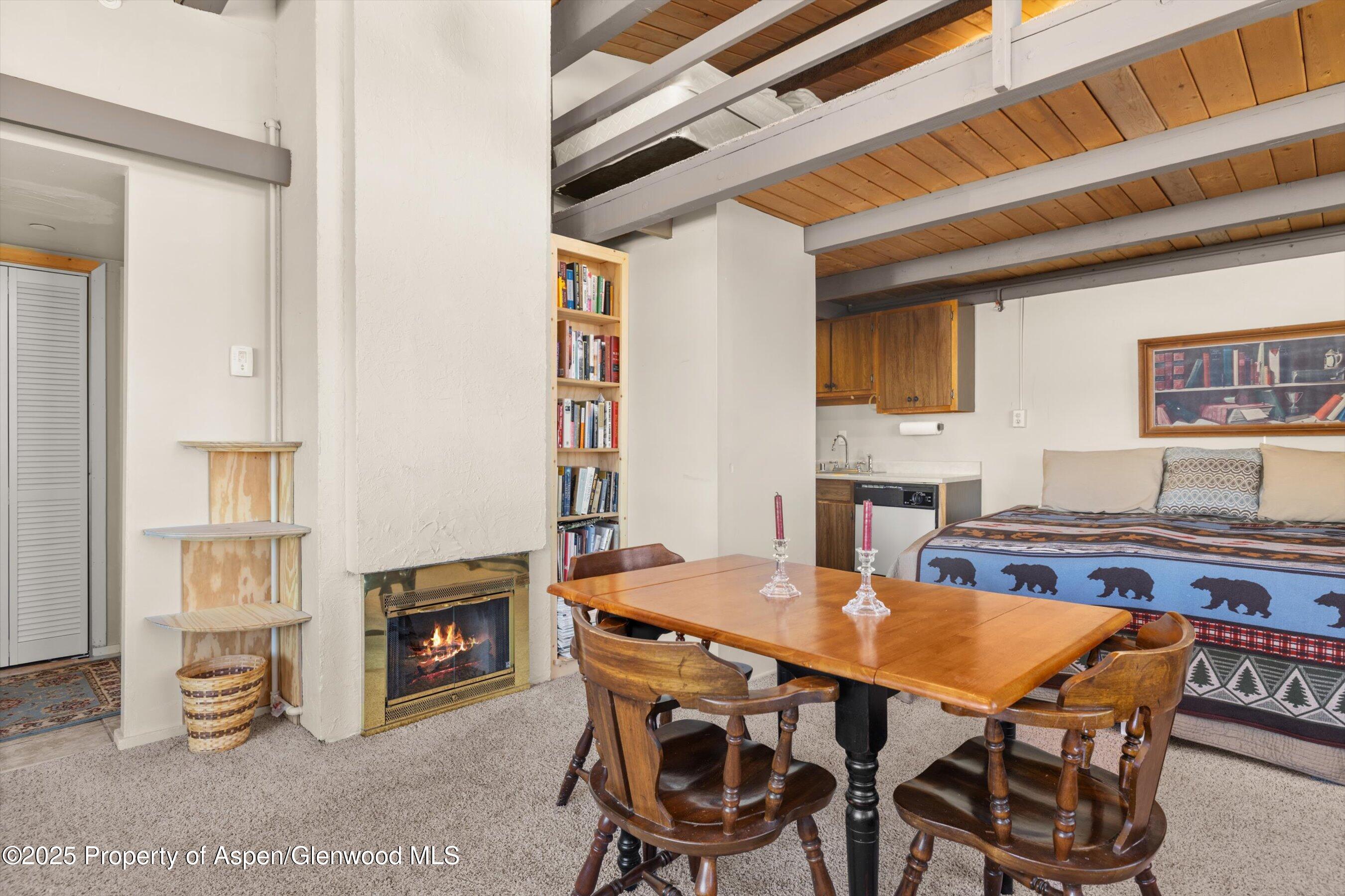 600 CARRIAGE Way, J-10