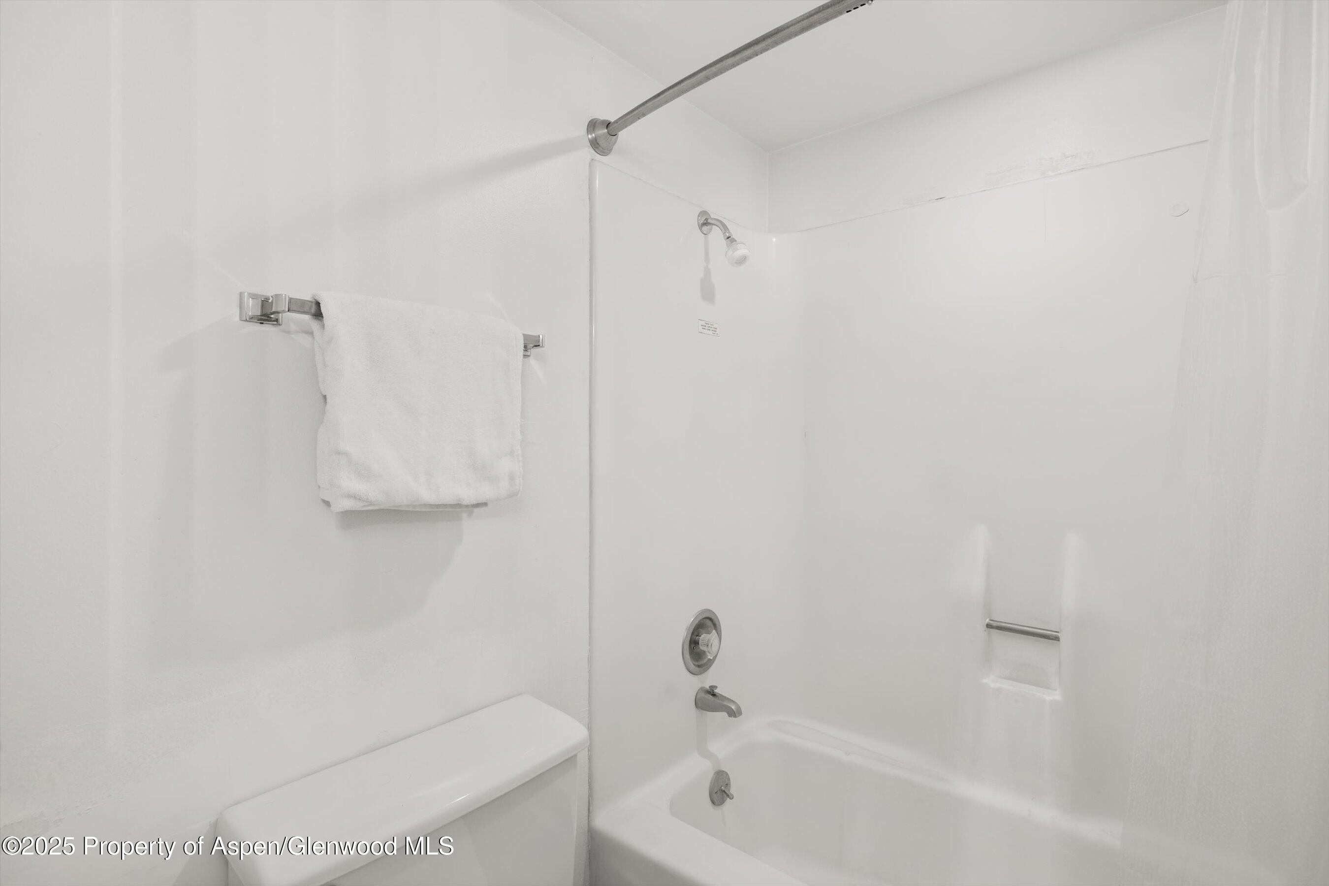 600 CARRIAGE Way, J-10