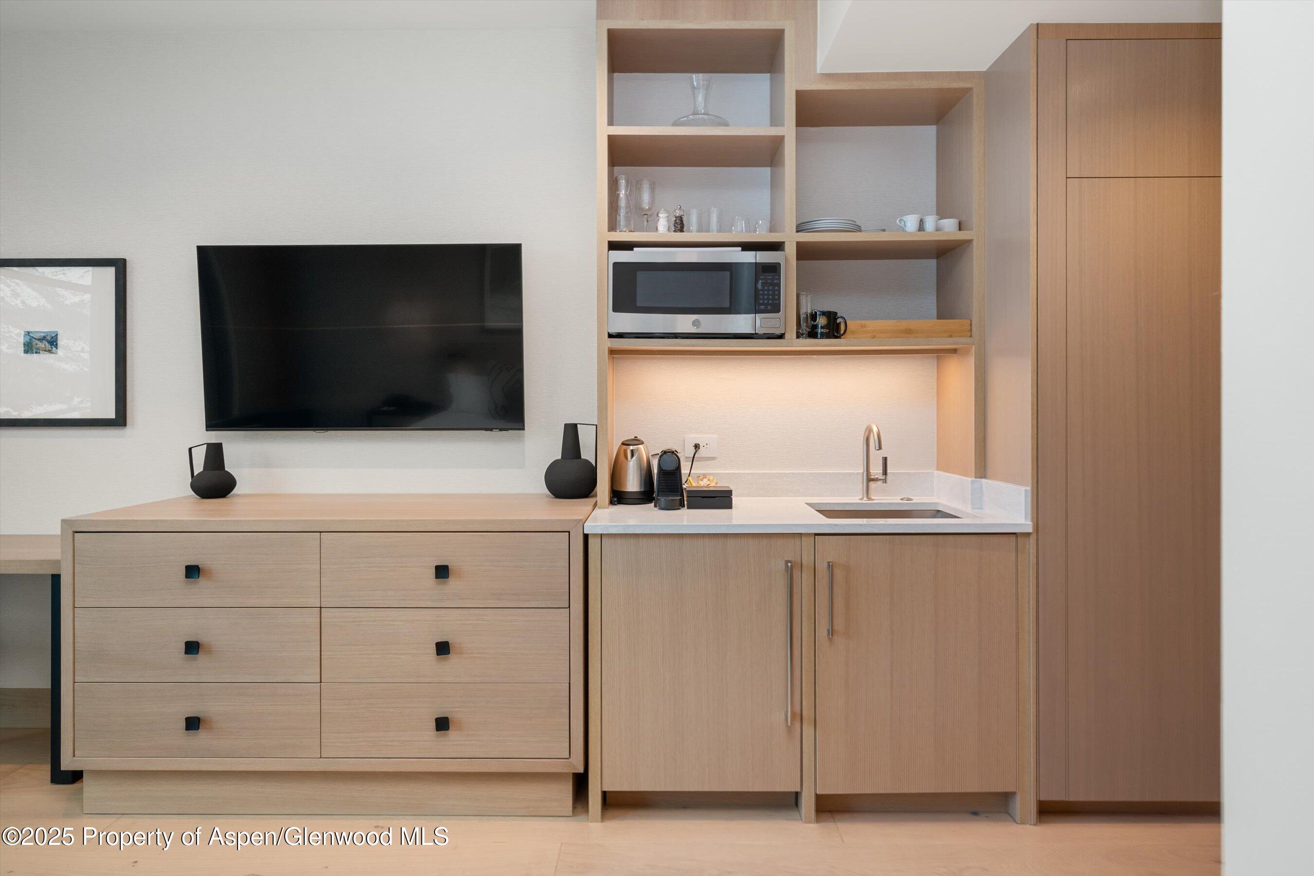 130 Wood Road, 552-554