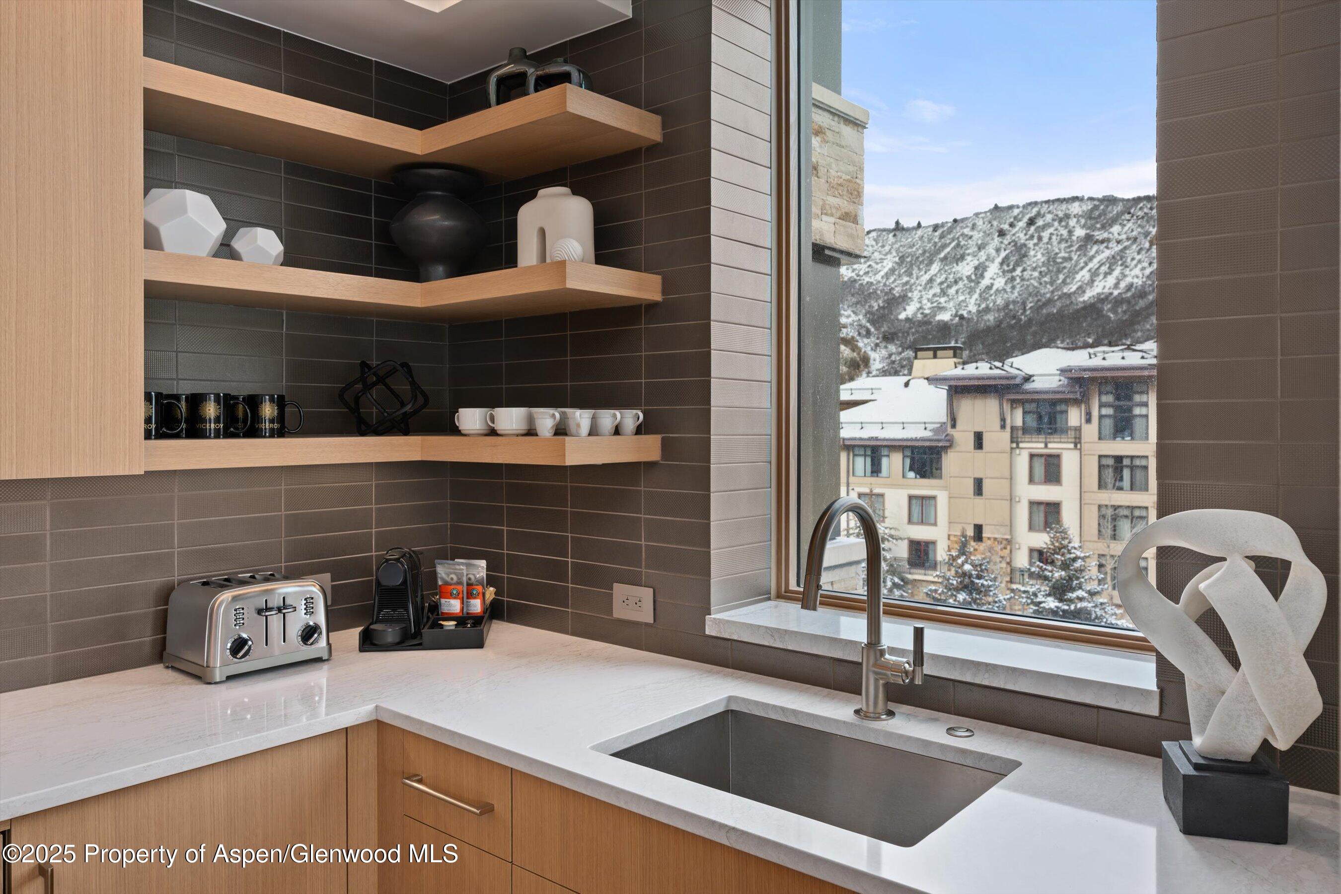 130 Wood Road, 552-554