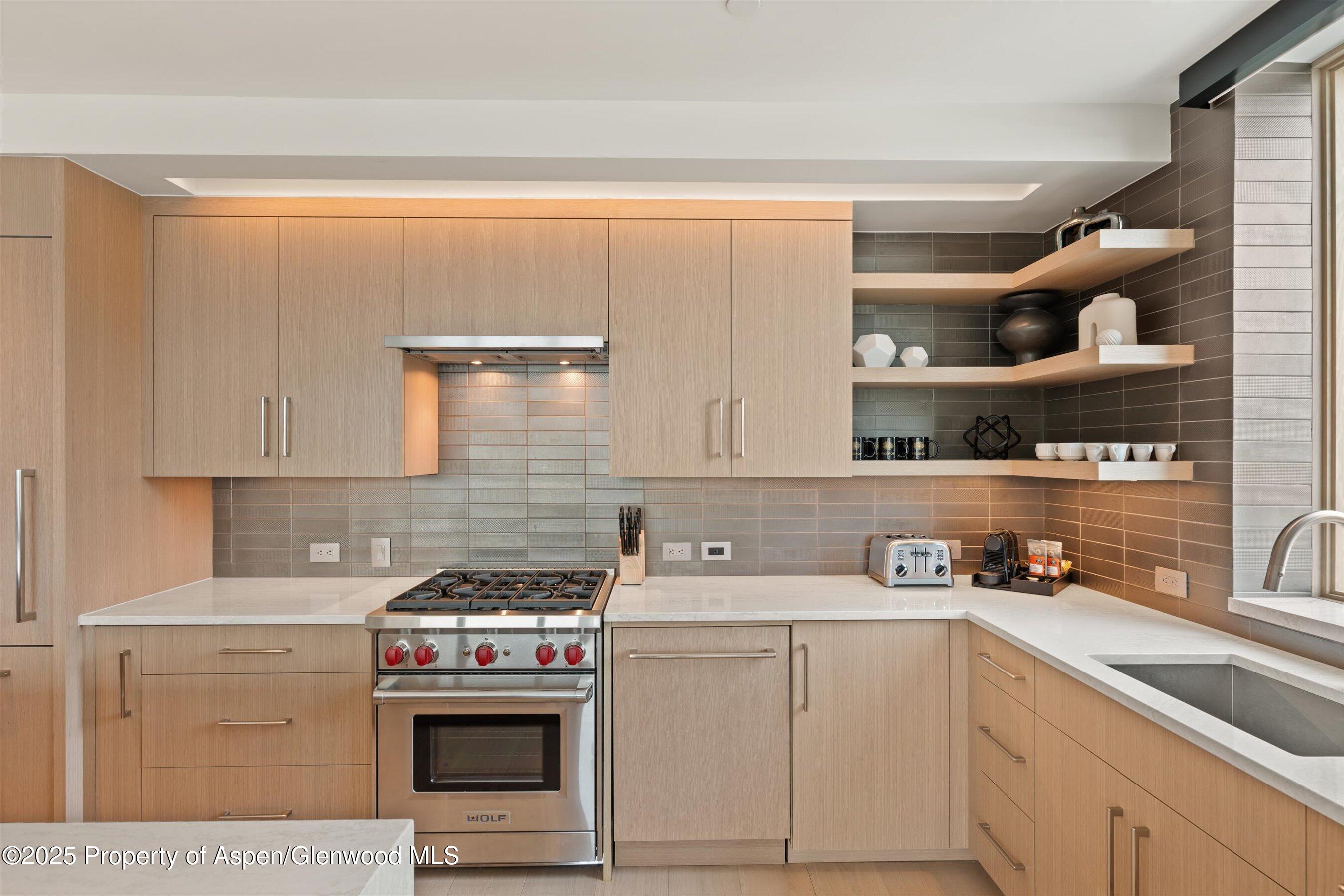 130 Wood Road, 552-554