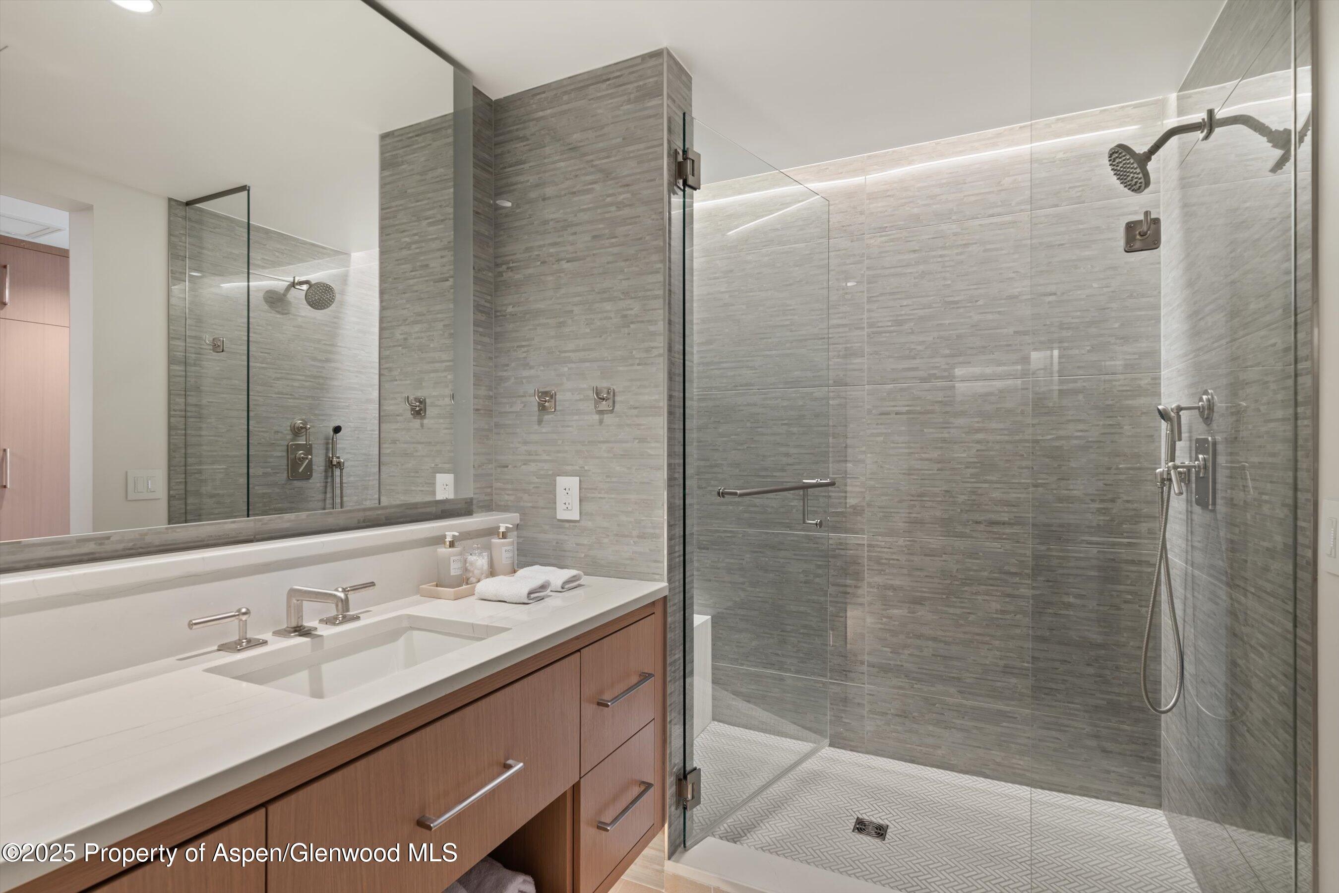 130 Wood Road, 552-554