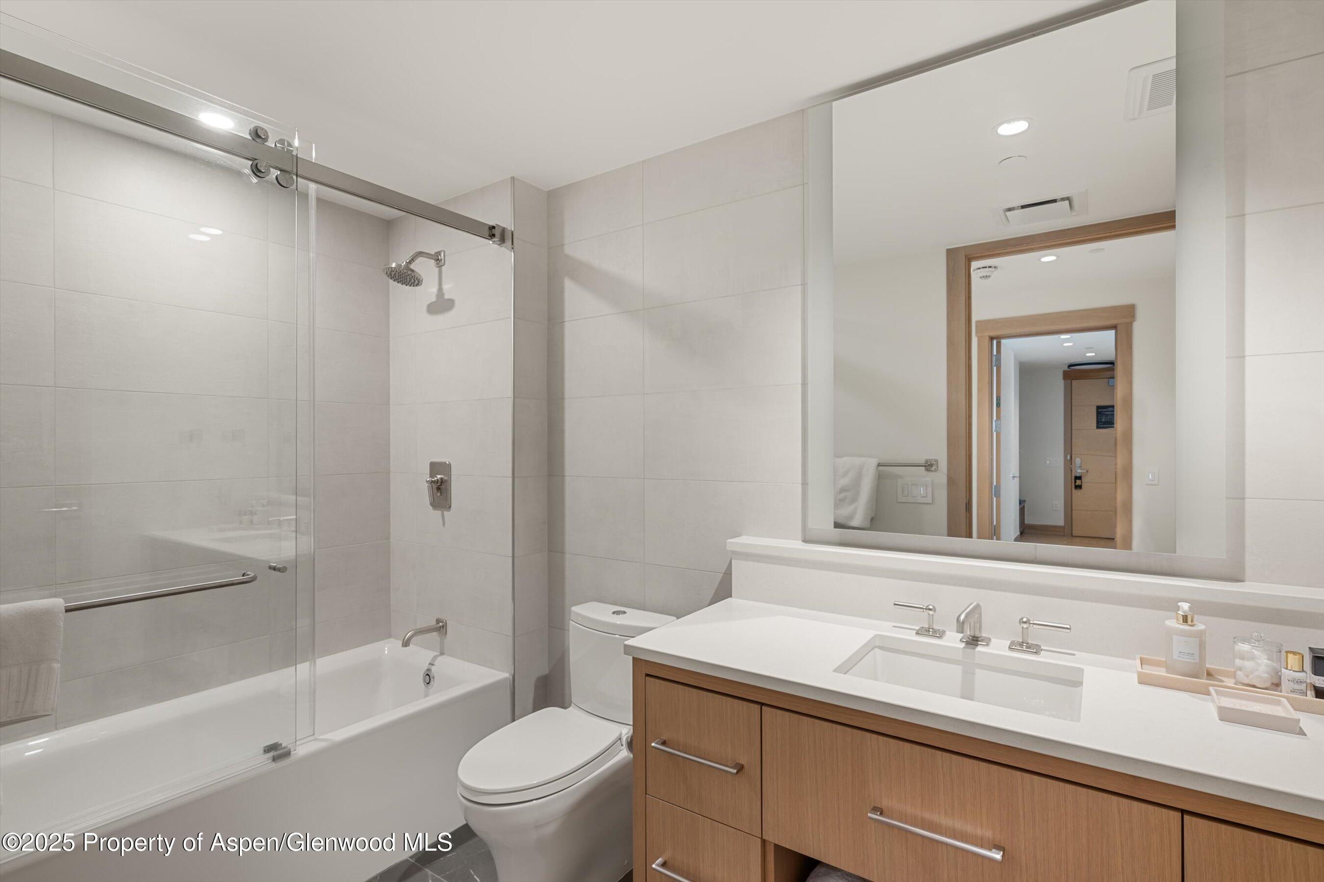 130 Wood Road, 552-554