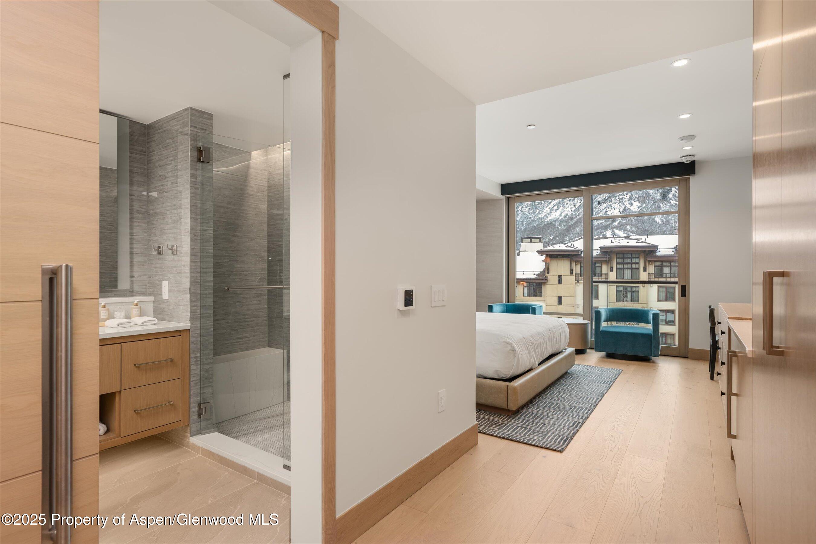 130 Wood Road, 552-554