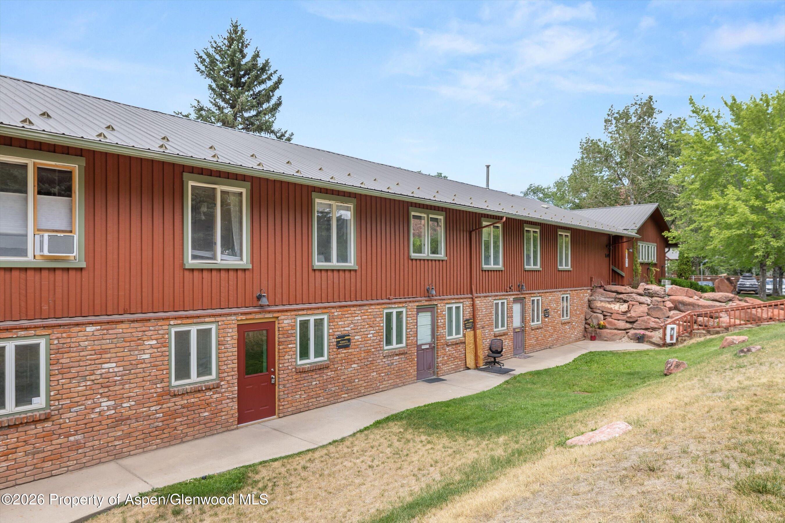 1101 Village Road Ll3c