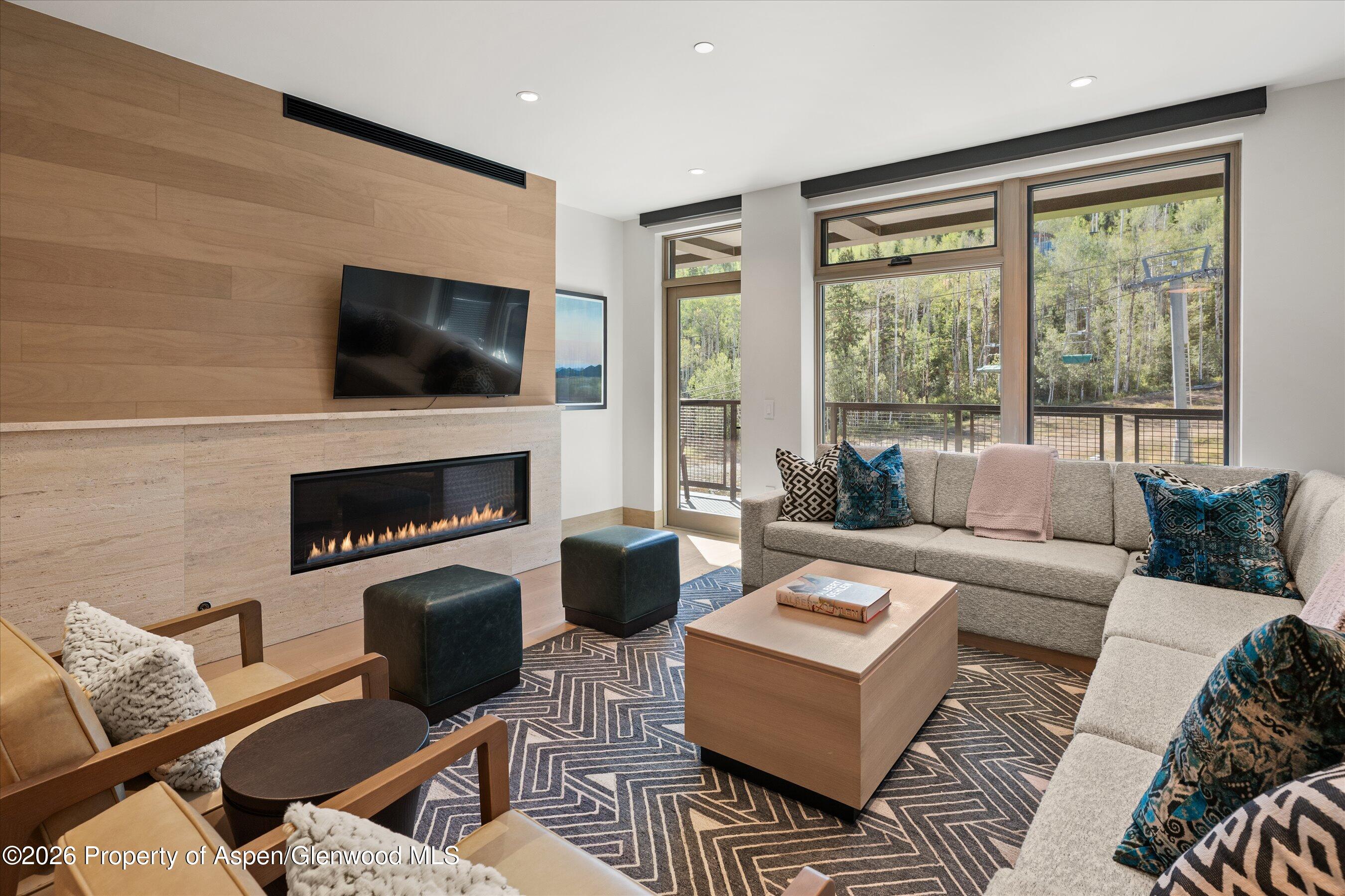 130 Wood Road 553+555