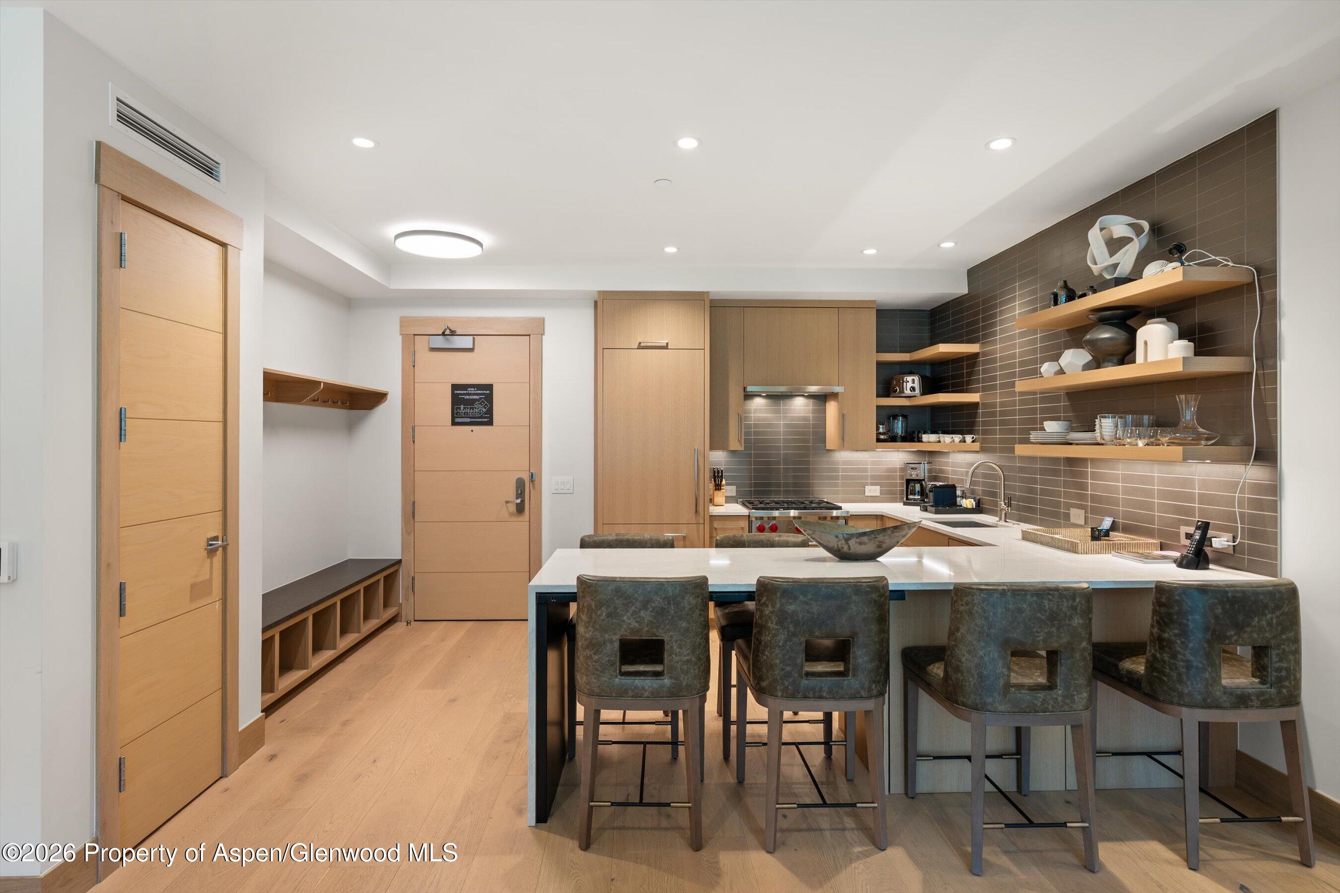 130 Wood Road 553+555