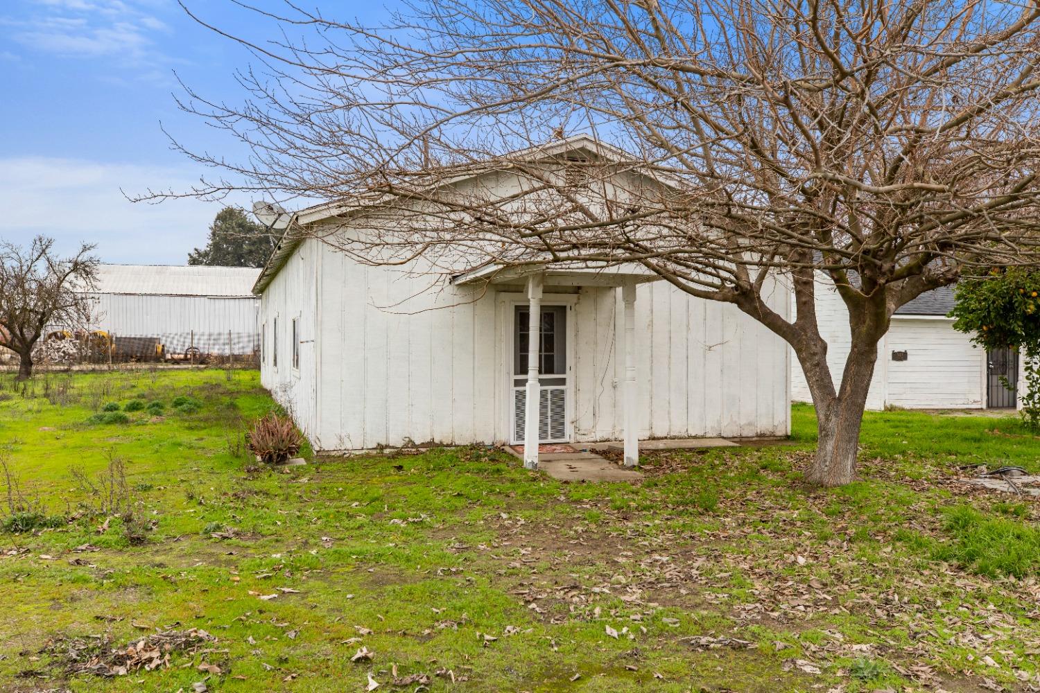 5407 Esmar Road