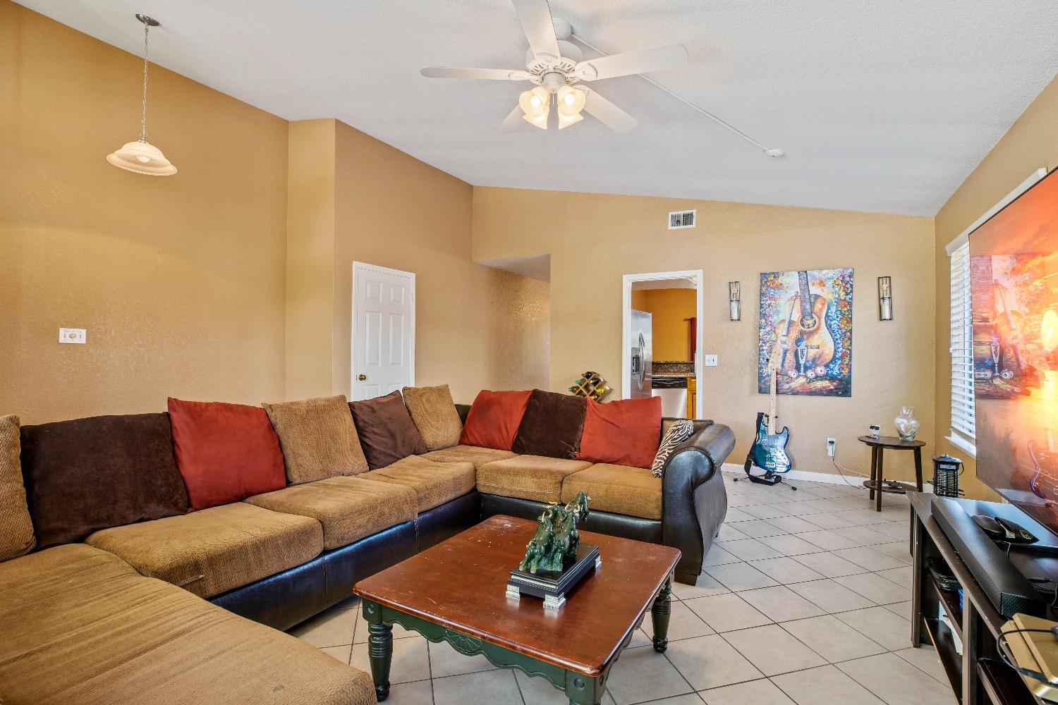 2213 London Circle
