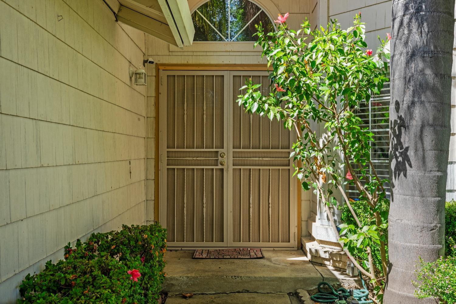 2213 London Circle