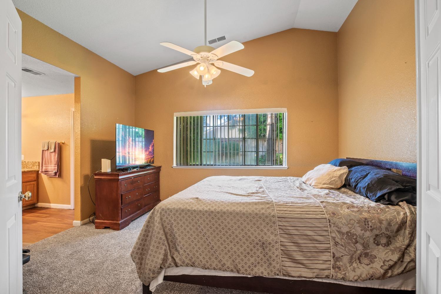 2213 London Circle