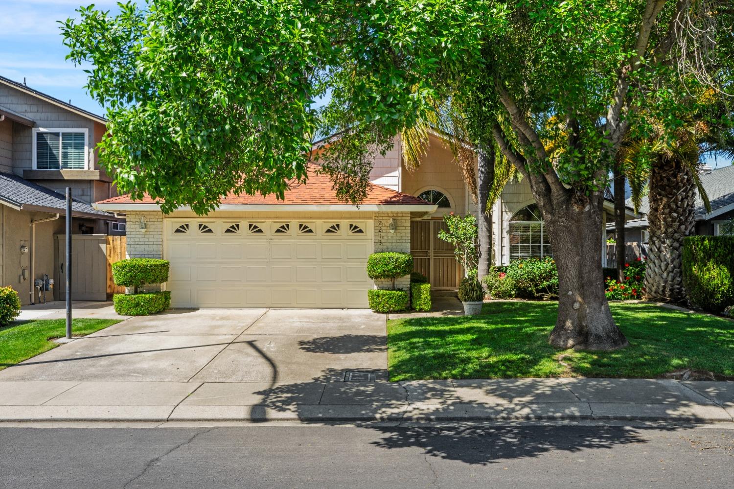 2213 London Circle