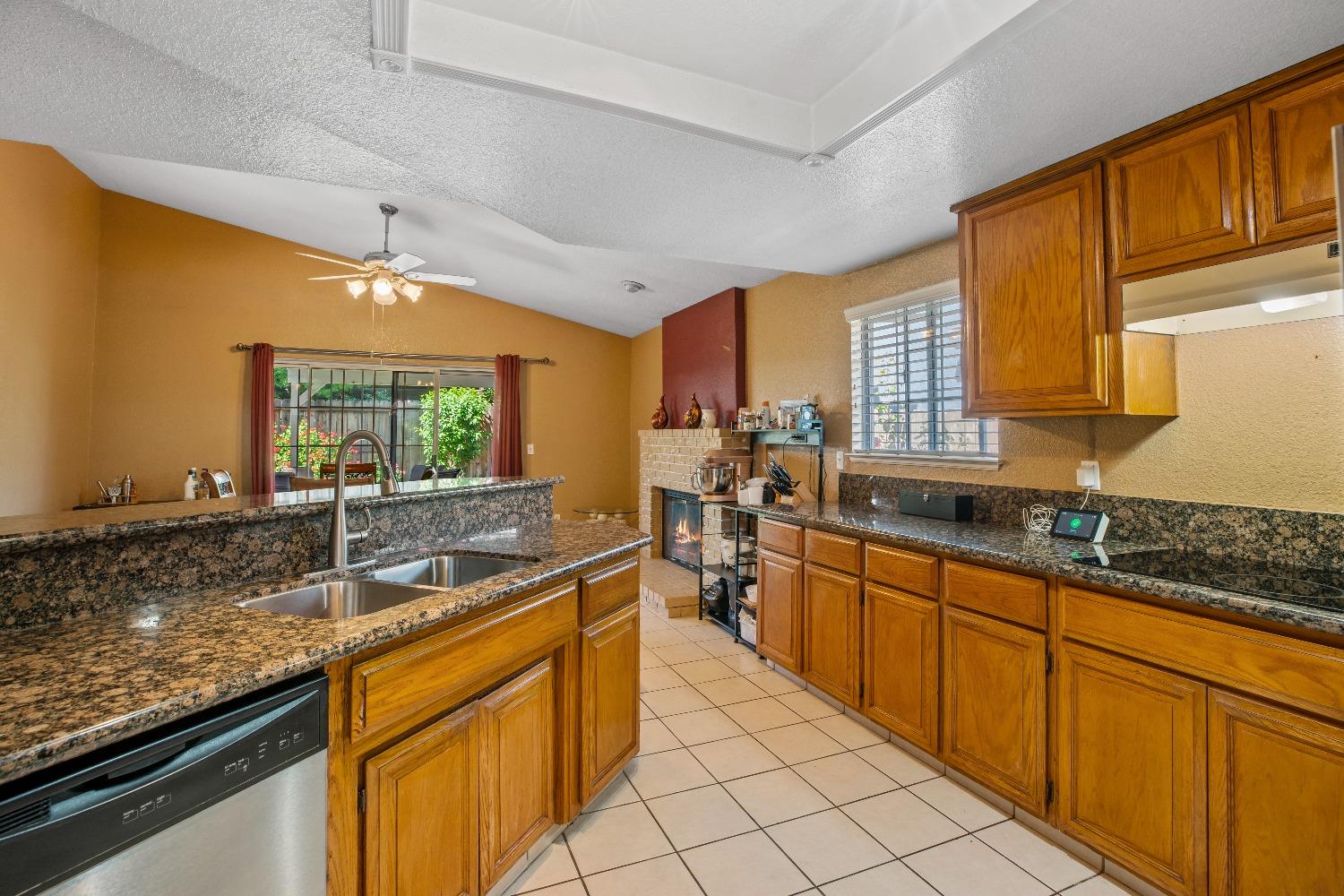 2213 London Circle