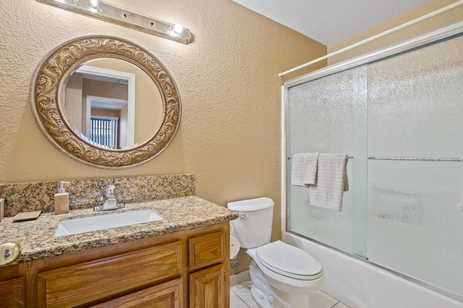 2213 London Circle
