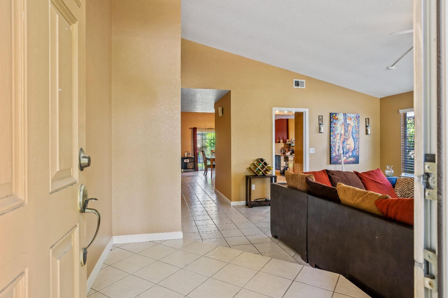 2213 London Circle