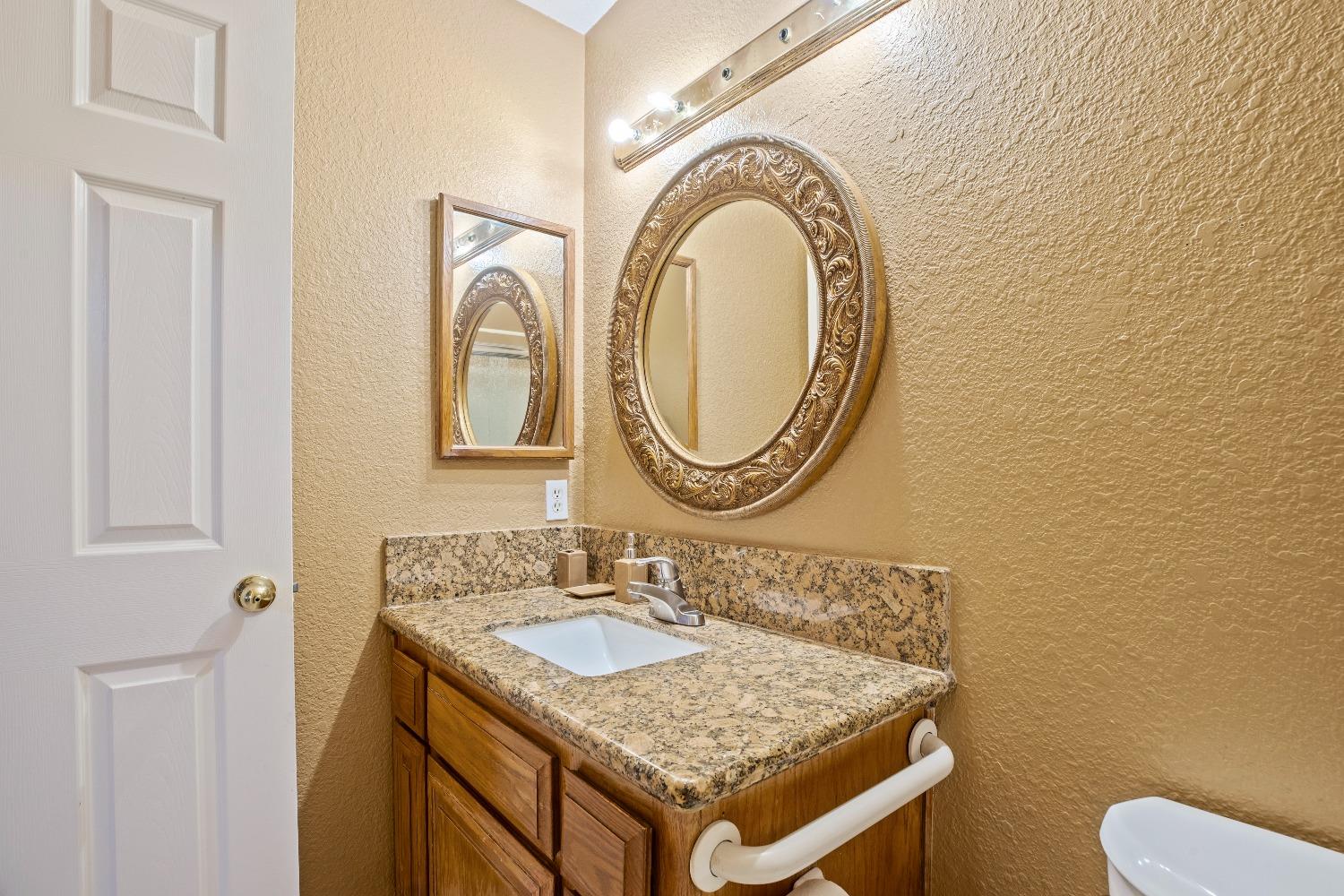 2213 London Circle