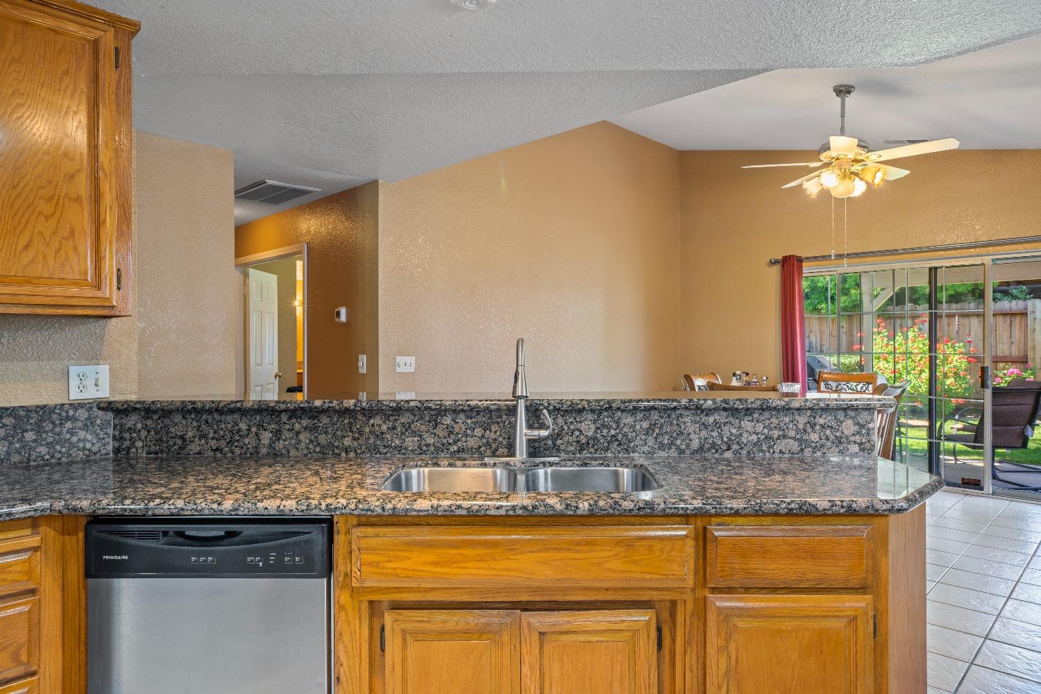2213 London Circle
