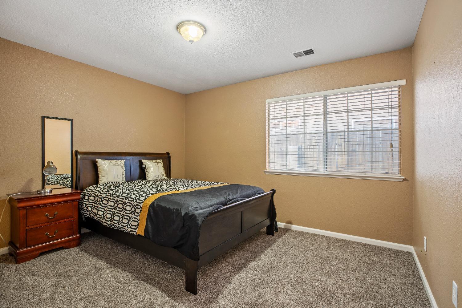 2213 London Circle