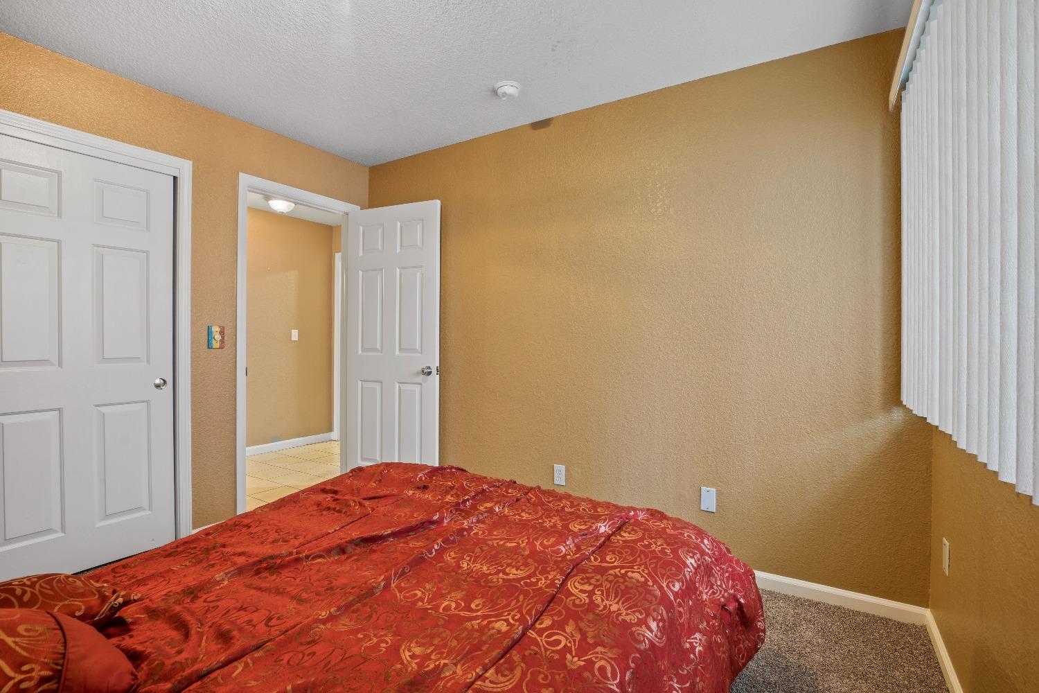 2213 London Circle