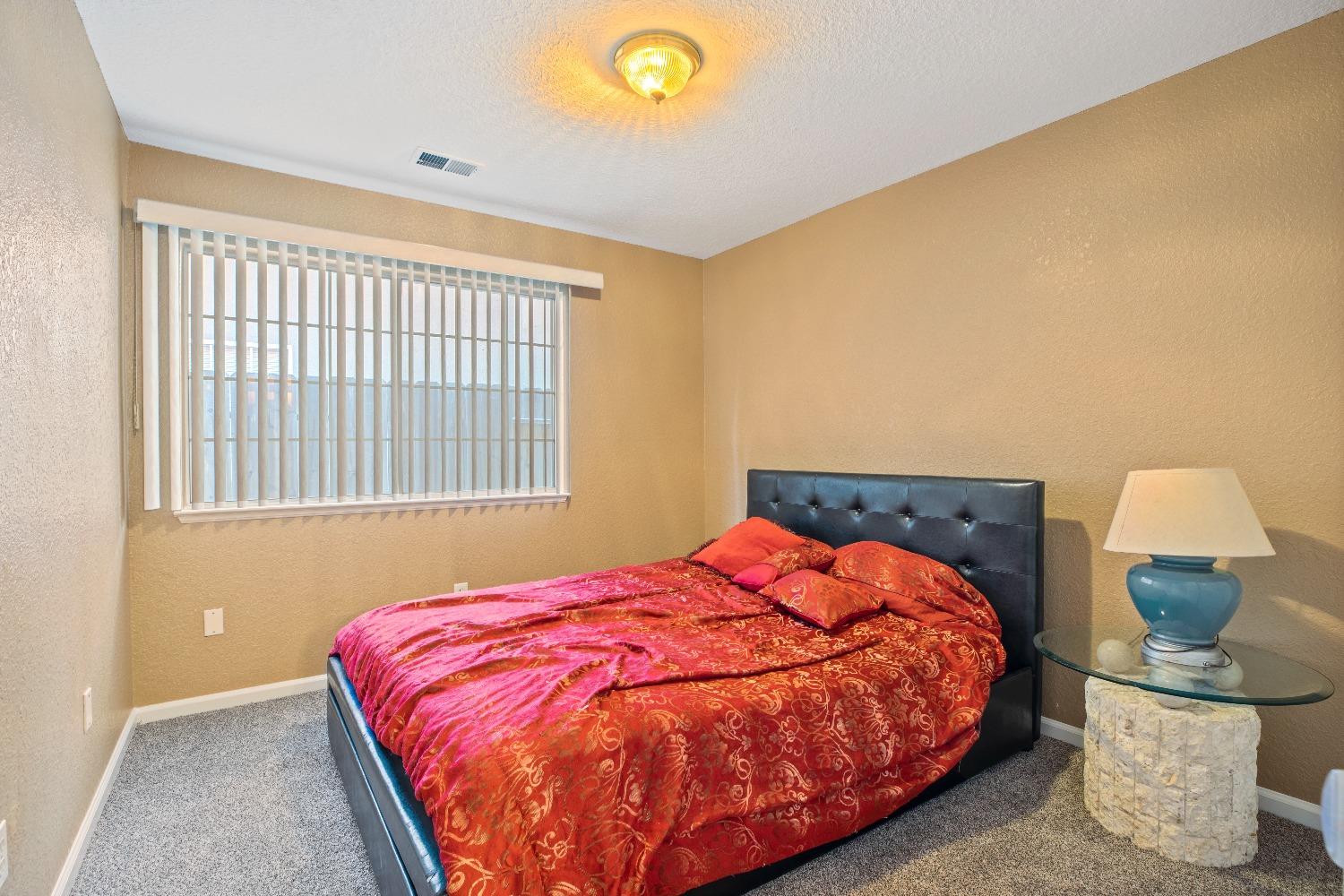 2213 London Circle