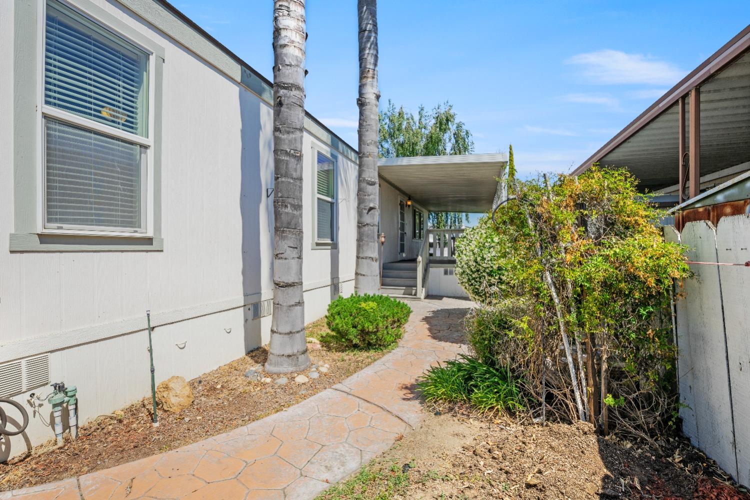 1830 E Yosemite Avenue 161