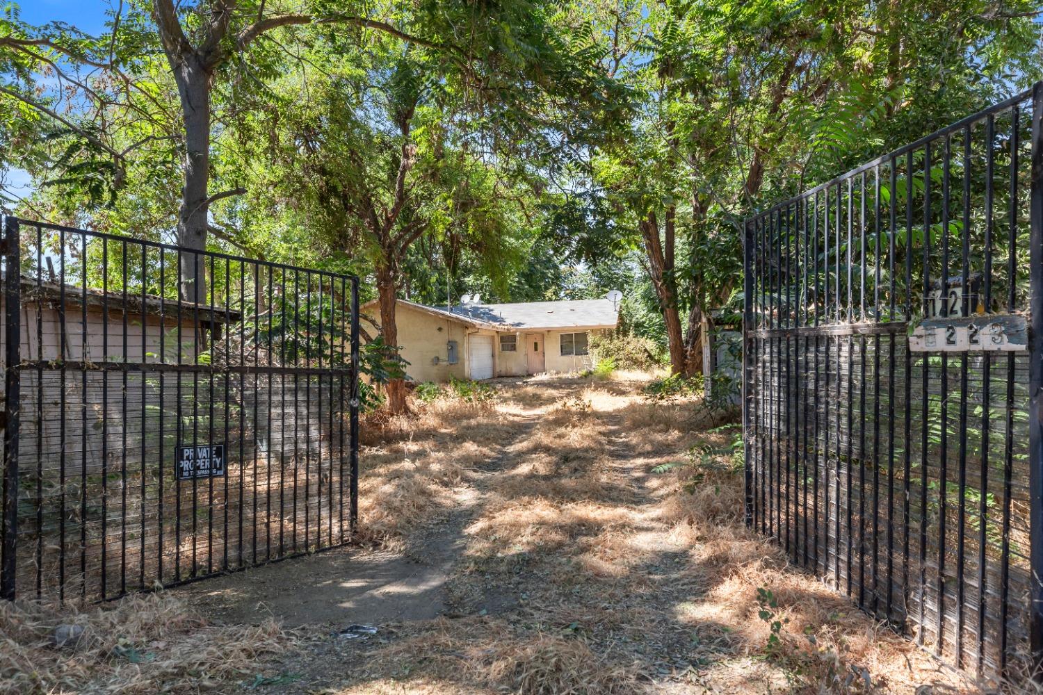1223 E Louise Avenue