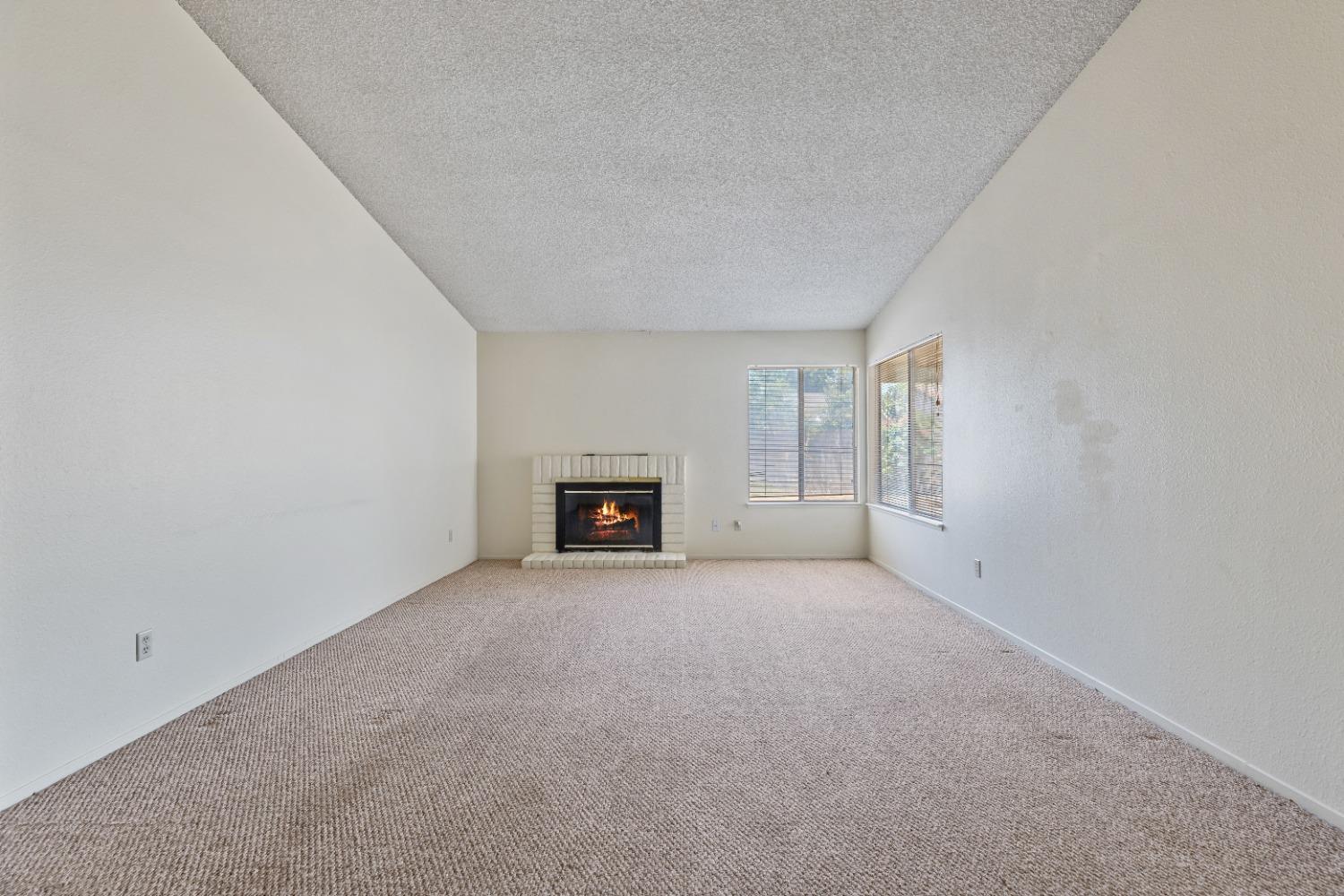 2617 Lincoln Oak Court
