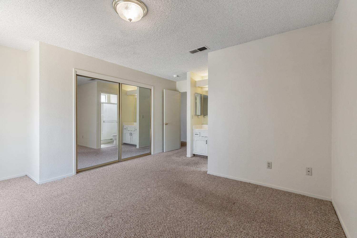 2617 Lincoln Oak Court