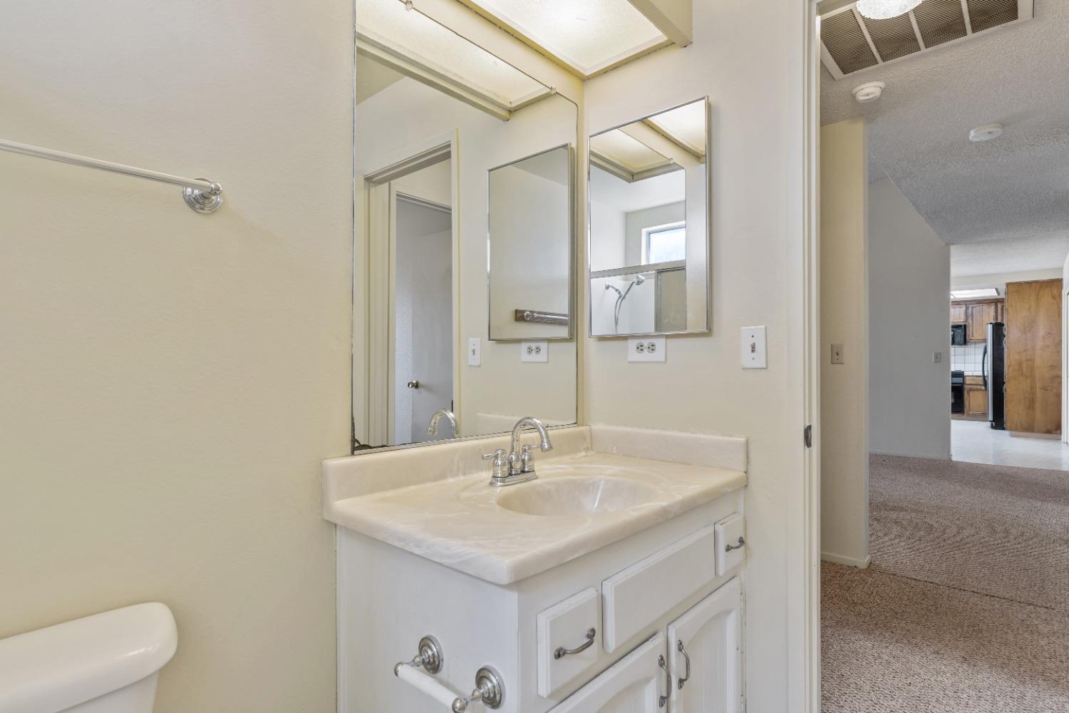 2617 Lincoln Oak Court